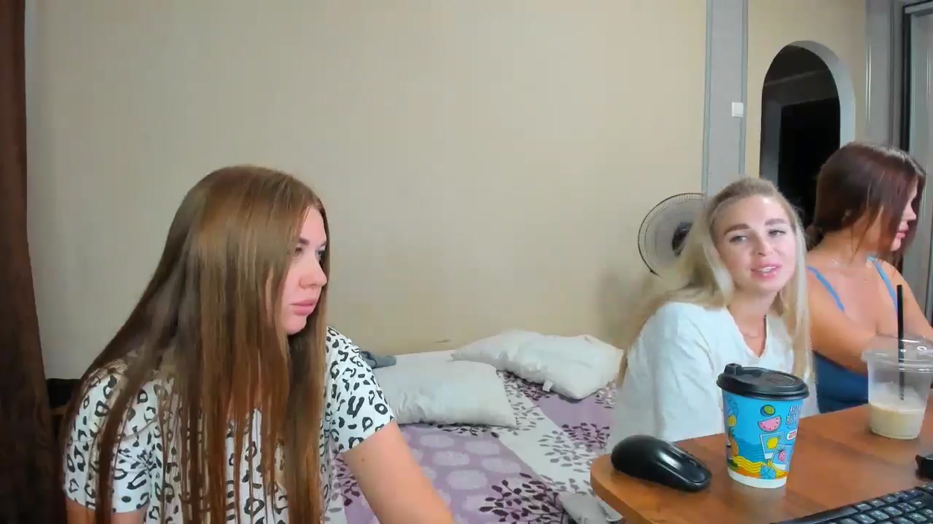 Gallery image thumbnail from IFlowersGirl's myfreecams stream on, 08/08/2024, 07:06 image 3 of 20
