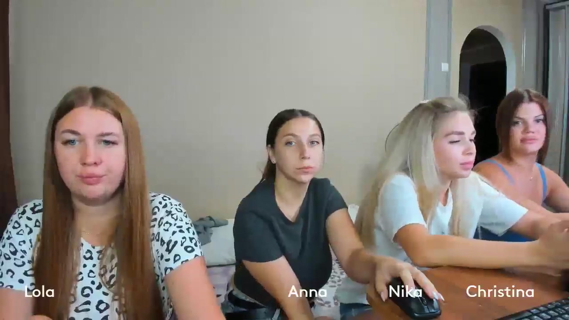 Gallery image thumbnail from IFlowersGirl's myfreecams stream on, 08/08/2024, 08:09 image 11 of 20