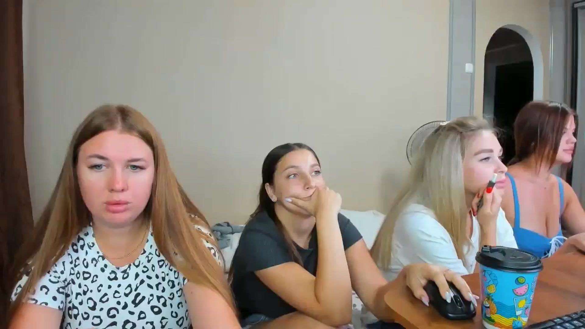 Gallery image thumbnail from IFlowersGirl's myfreecams stream on, 08/08/2024, 08:09 image 3 of 20