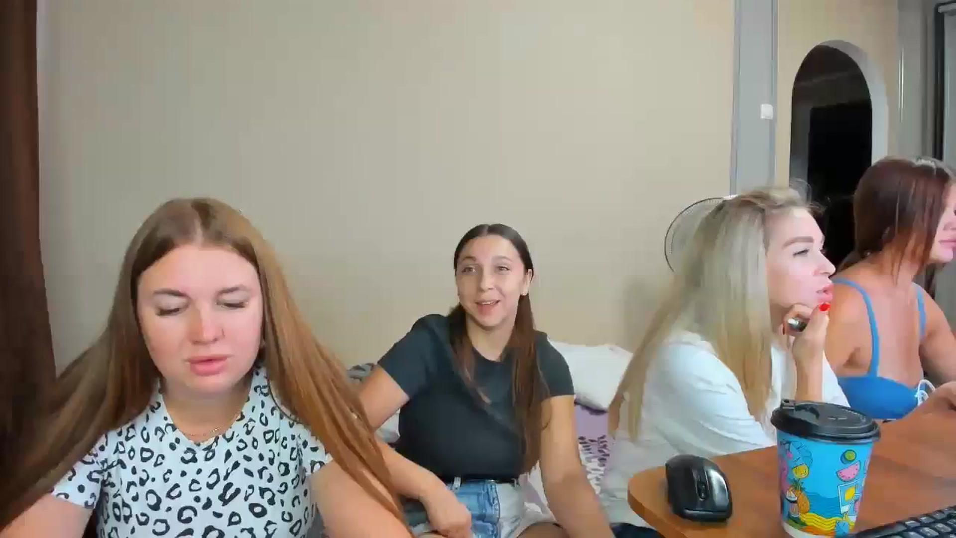 Gallery image thumbnail from IFlowersGirl's myfreecams stream on, 08/08/2024, 08:09 image 1 of 20