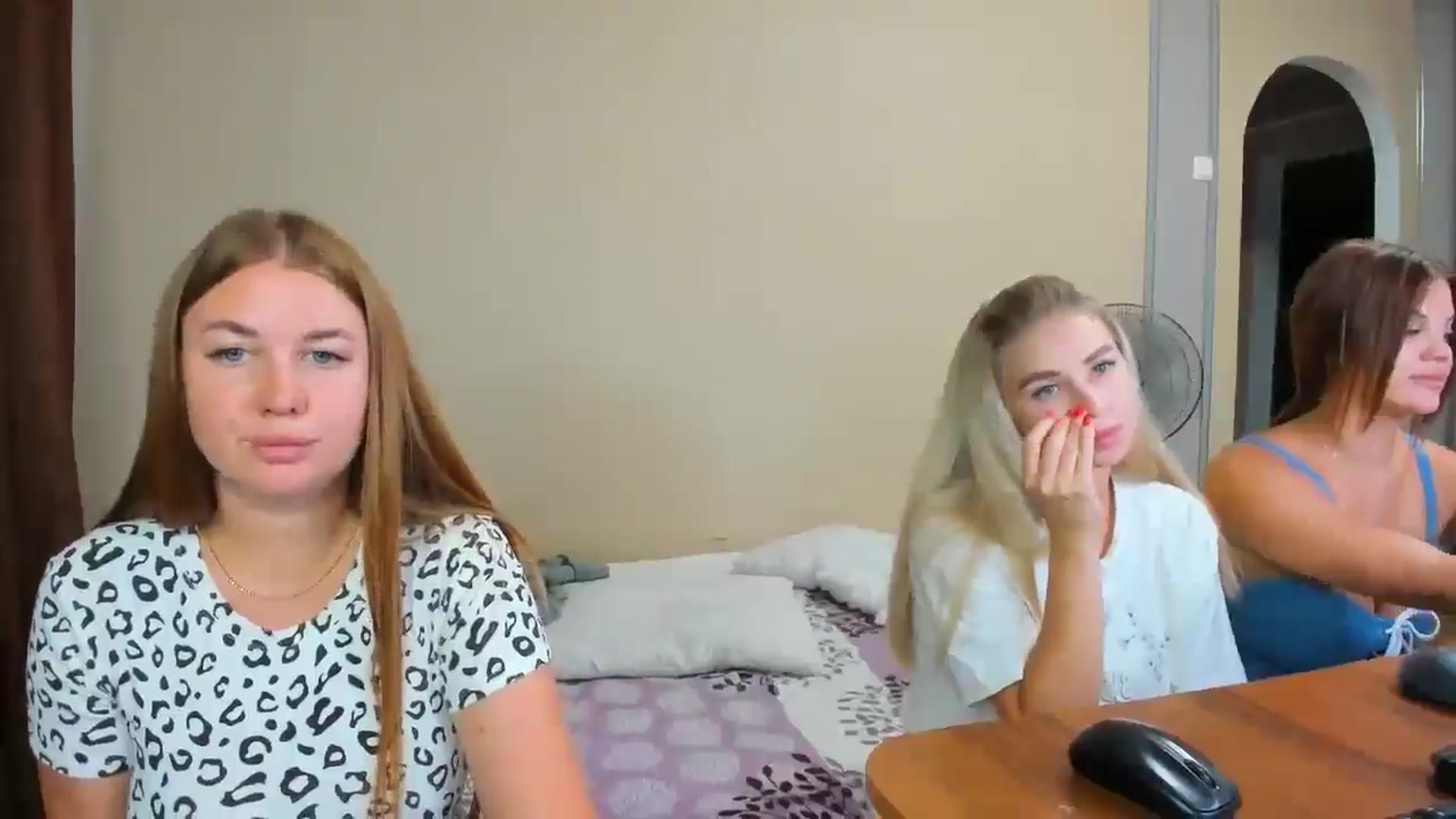 Gallery image thumbnail from IFlowersGirl's myfreecams stream on, 08/08/2024, 08:09 image 17 of 20