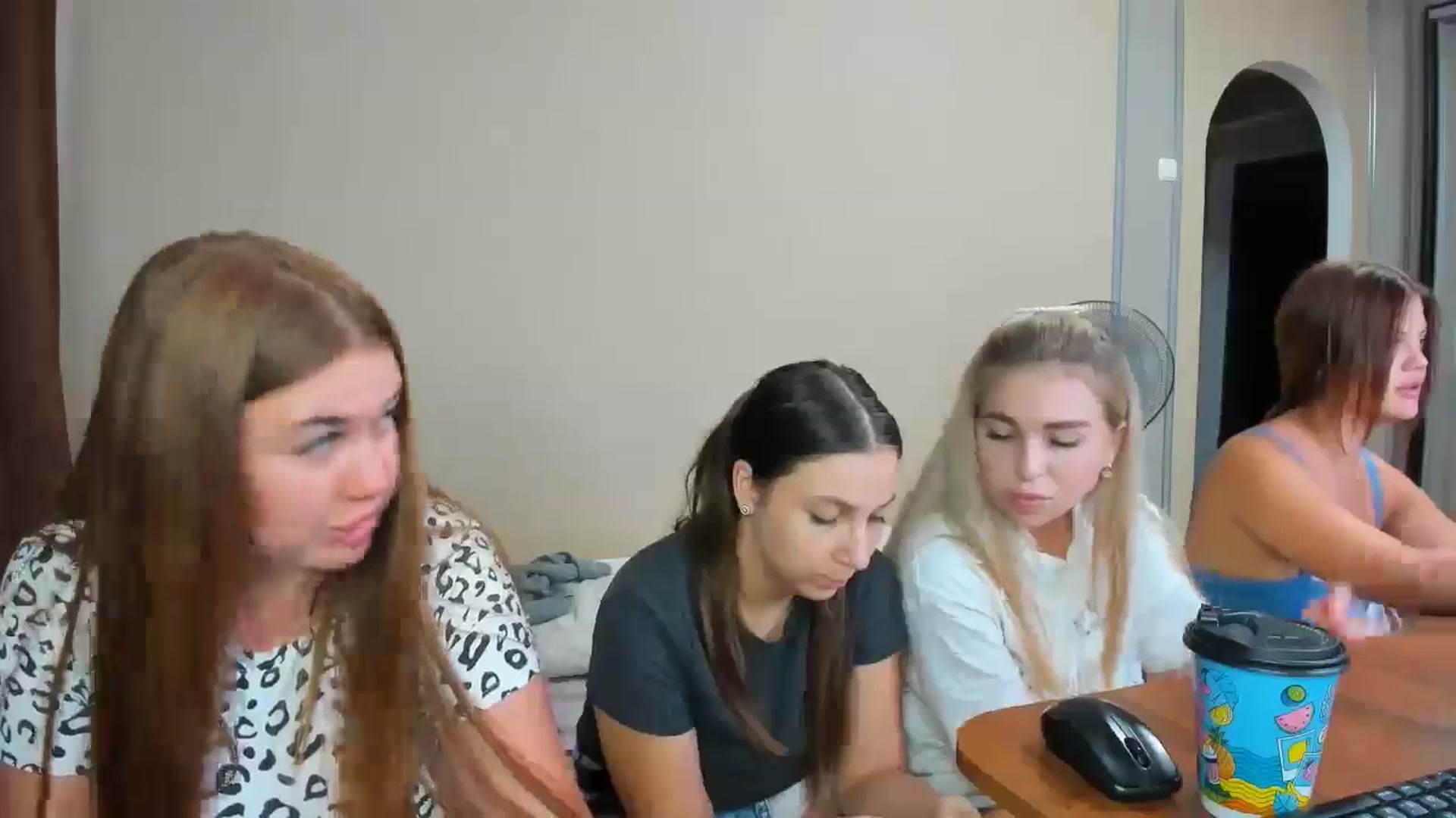 Gallery image thumbnail from IFlowersGirl's myfreecams stream on, 08/08/2024, 08:09 image 6 of 20