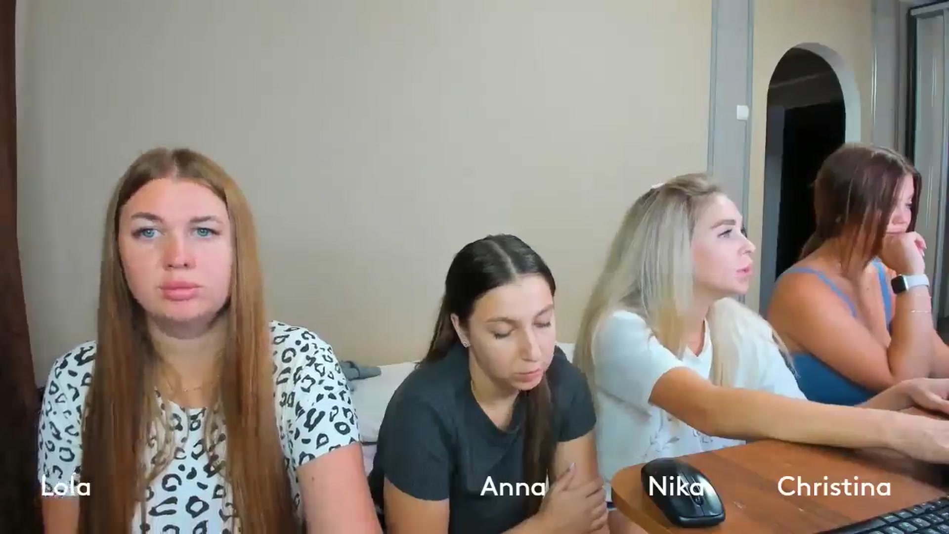 Gallery image thumbnail from IFlowersGirl's myfreecams stream on, 08/08/2024, 08:09 image 10 of 20