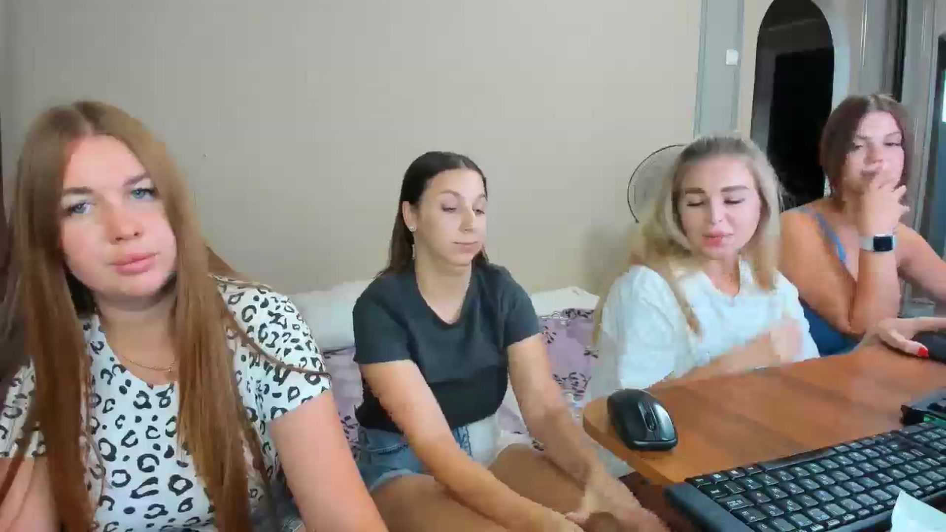 Gallery image thumbnail from IFlowersGirl's myfreecams stream on, 08/08/2024, 09:52 image 19 of 20