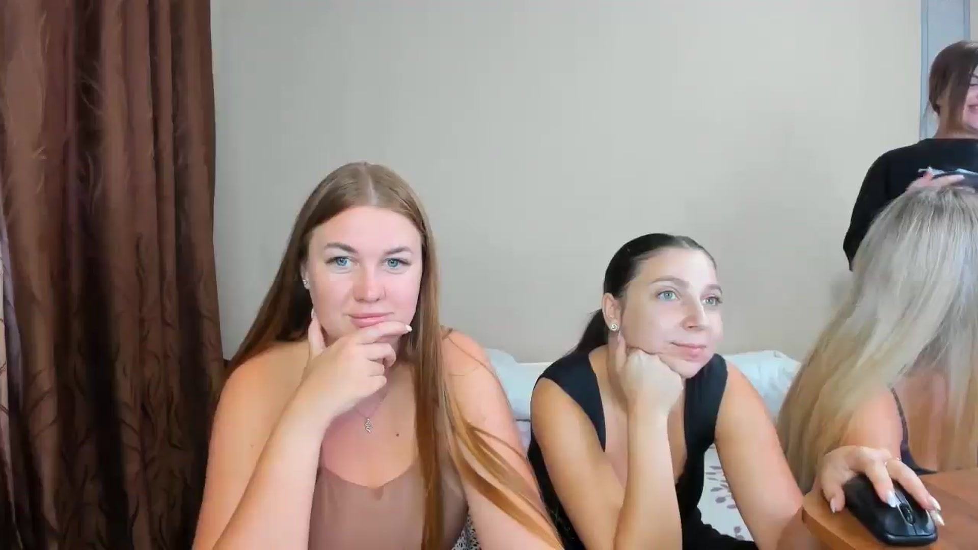 Gallery image thumbnail from IFlowersGirl's myfreecams stream on, 08/09/2024, 07:40 image 7 of 20