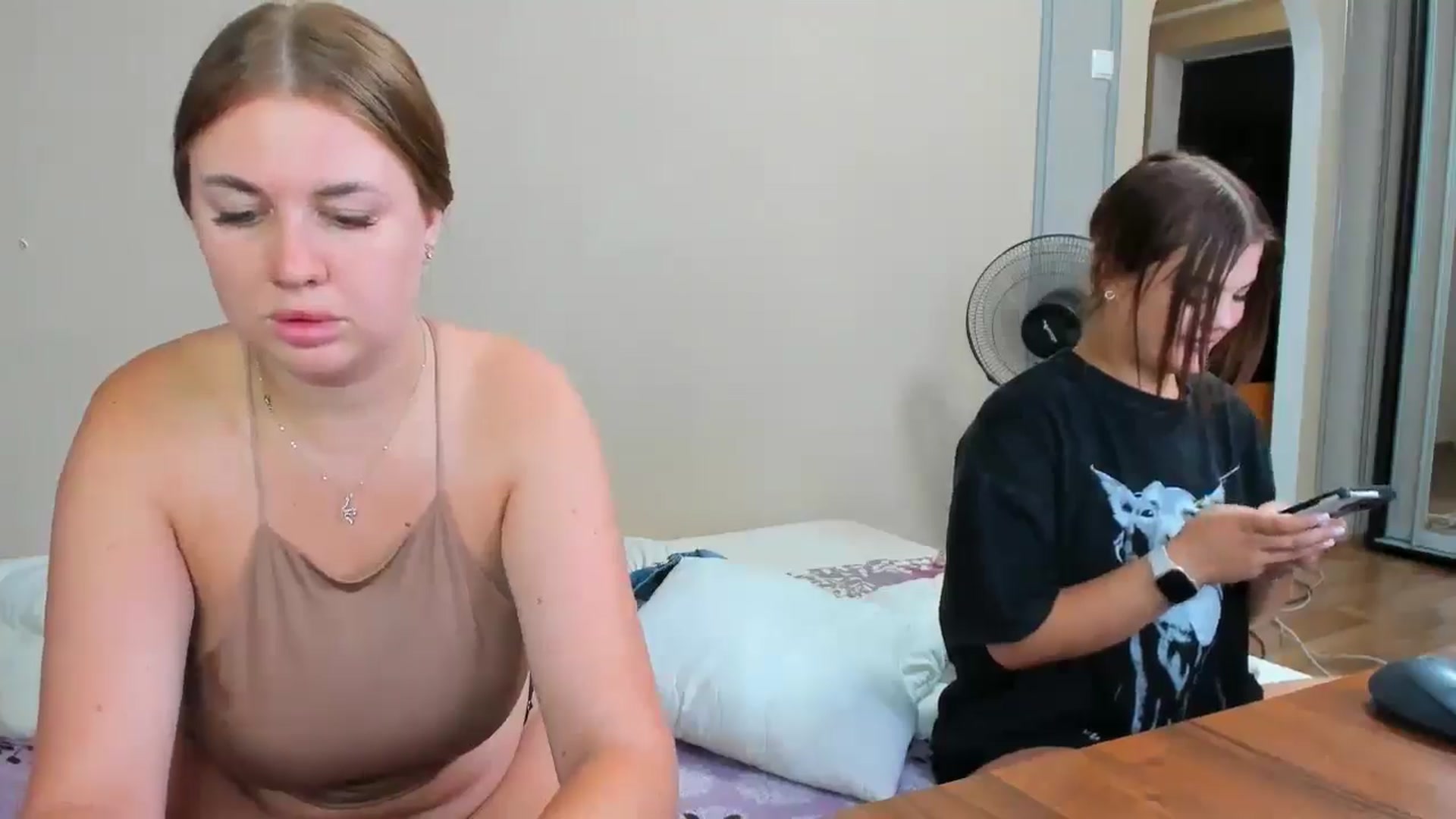 Gallery image thumbnail from IFlowersGirl's myfreecams stream on, 08/09/2024, 10:36 image 19 of 20