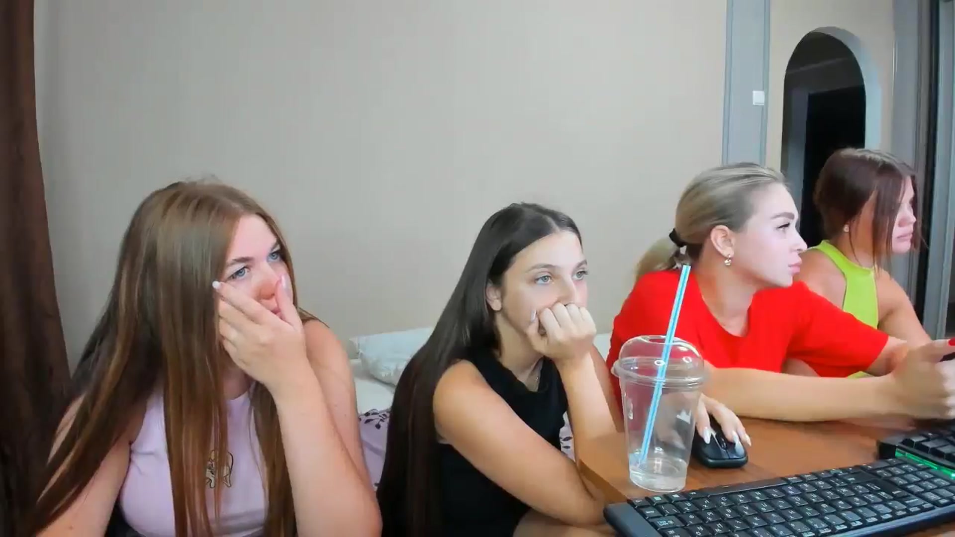 Gallery image thumbnail from IFlowersGirl's myfreecams stream on, 08/11/2024, 08:44 image 19 of 20