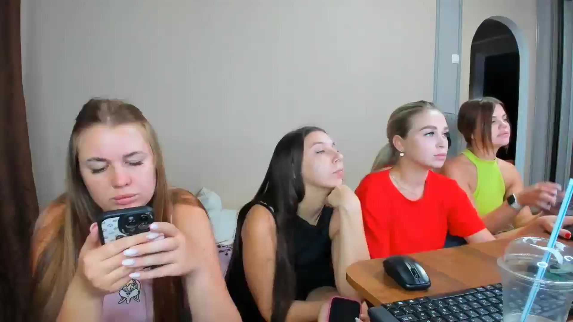 Gallery image thumbnail from IFlowersGirl's myfreecams stream on, 08/11/2024, 08:44 image 1 of 20