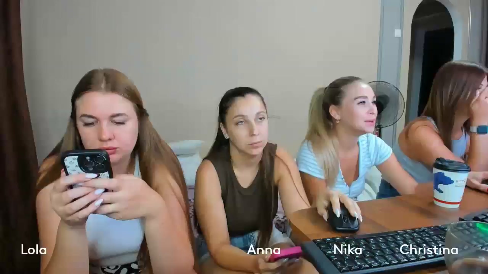 Gallery image thumbnail from IFlowersGirl's myfreecams stream on, 08/12/2024, 08:27 image 15 of 20