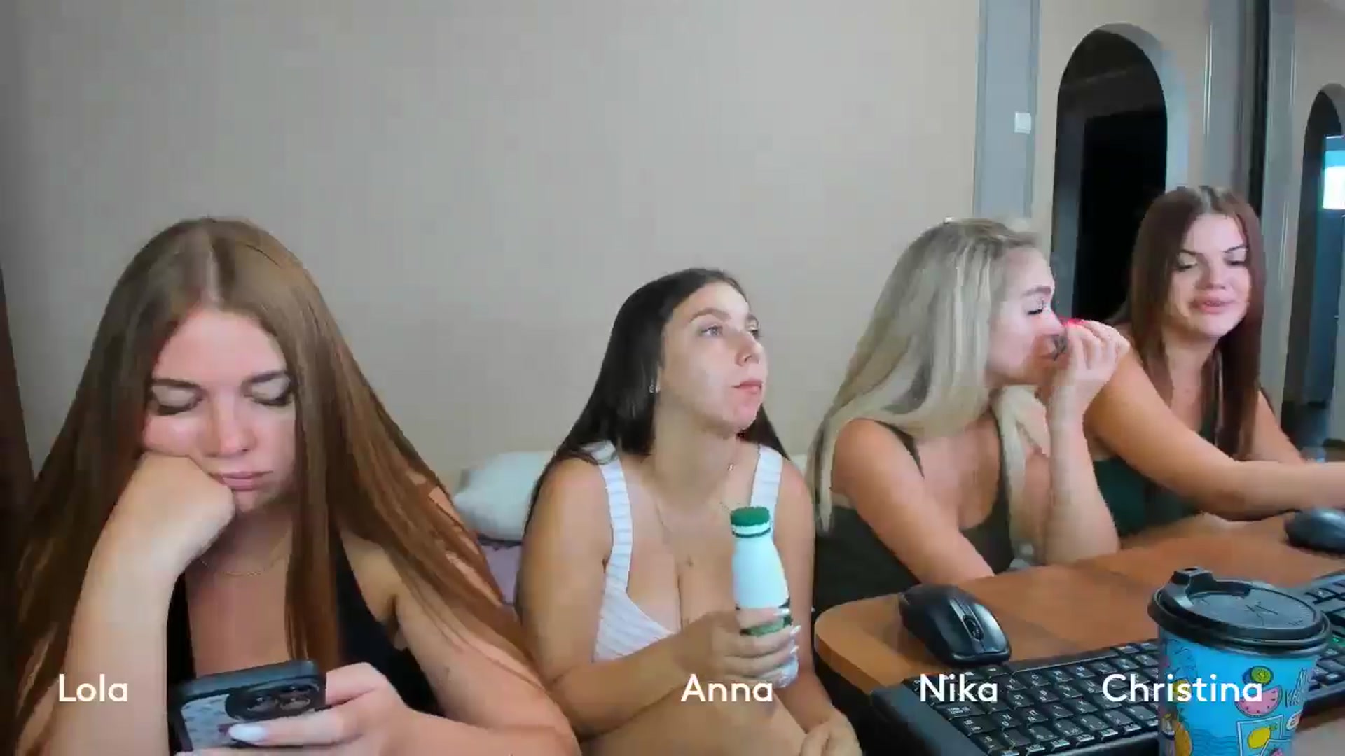 Gallery image thumbnail from IFlowersGirl's myfreecams stream on, 08/13/2024, 07:07 image 11 of 20