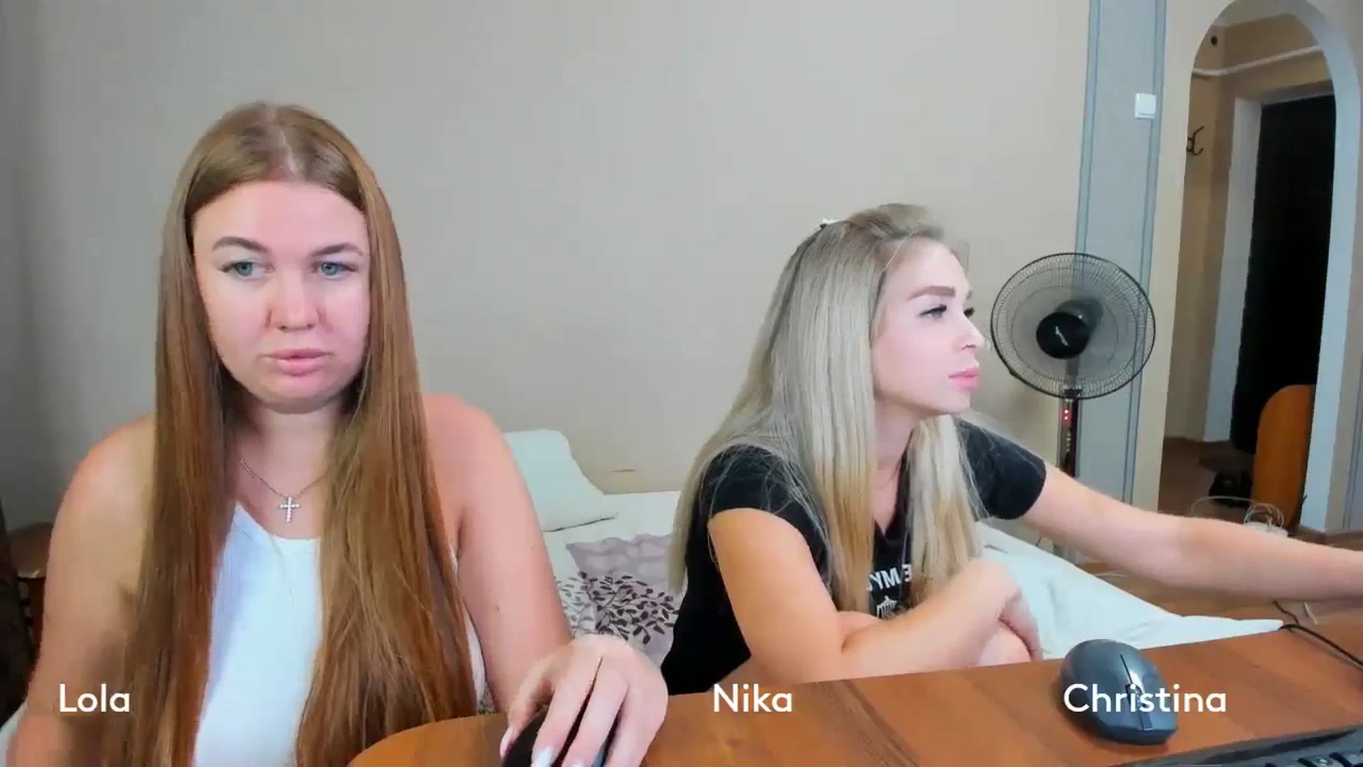 Gallery image thumbnail from IFlowersGirl's myfreecams stream on, 08/14/2024, 07:17 image 3 of 20