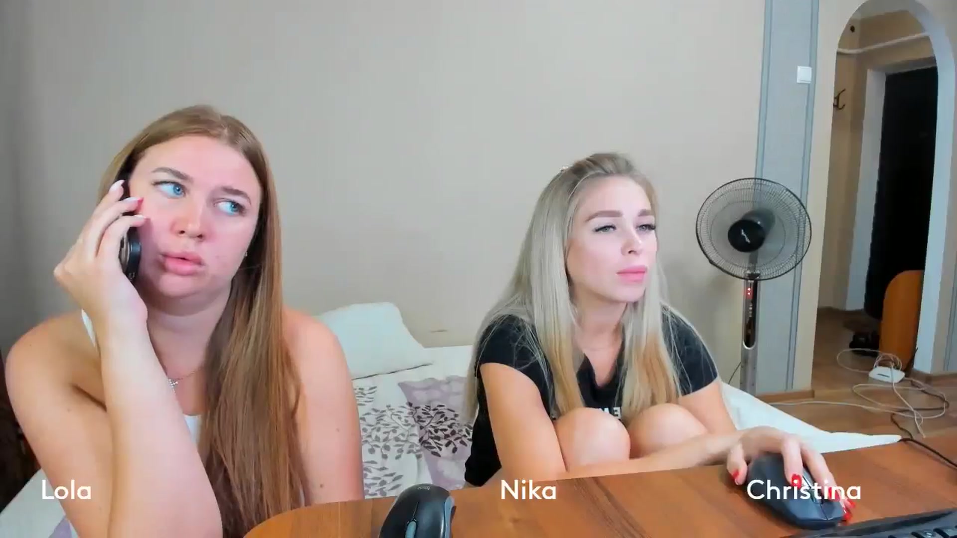 Gallery image thumbnail from IFlowersGirl's myfreecams stream on, 08/14/2024, 07:17 image 4 of 20