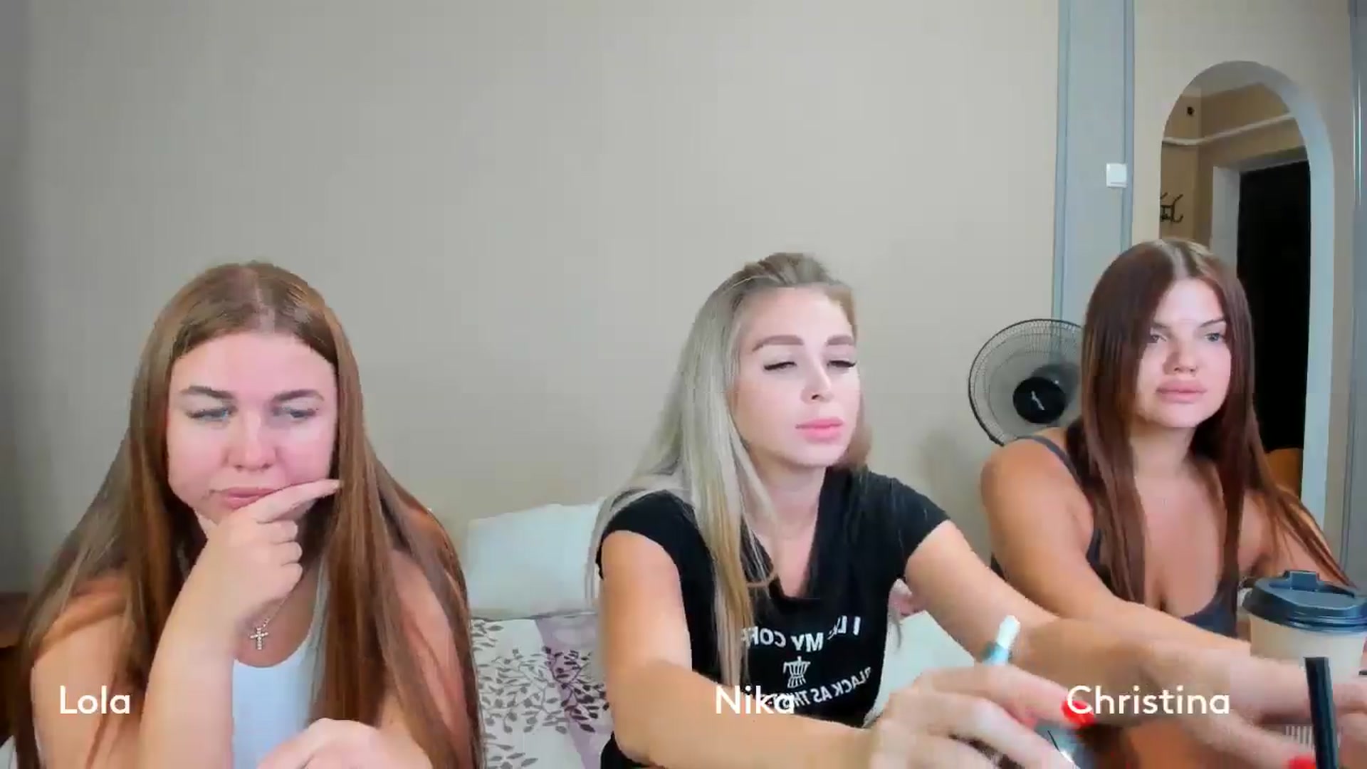Gallery image thumbnail from IFlowersGirl's myfreecams stream on, 08/14/2024, 07:50 image 5 of 20