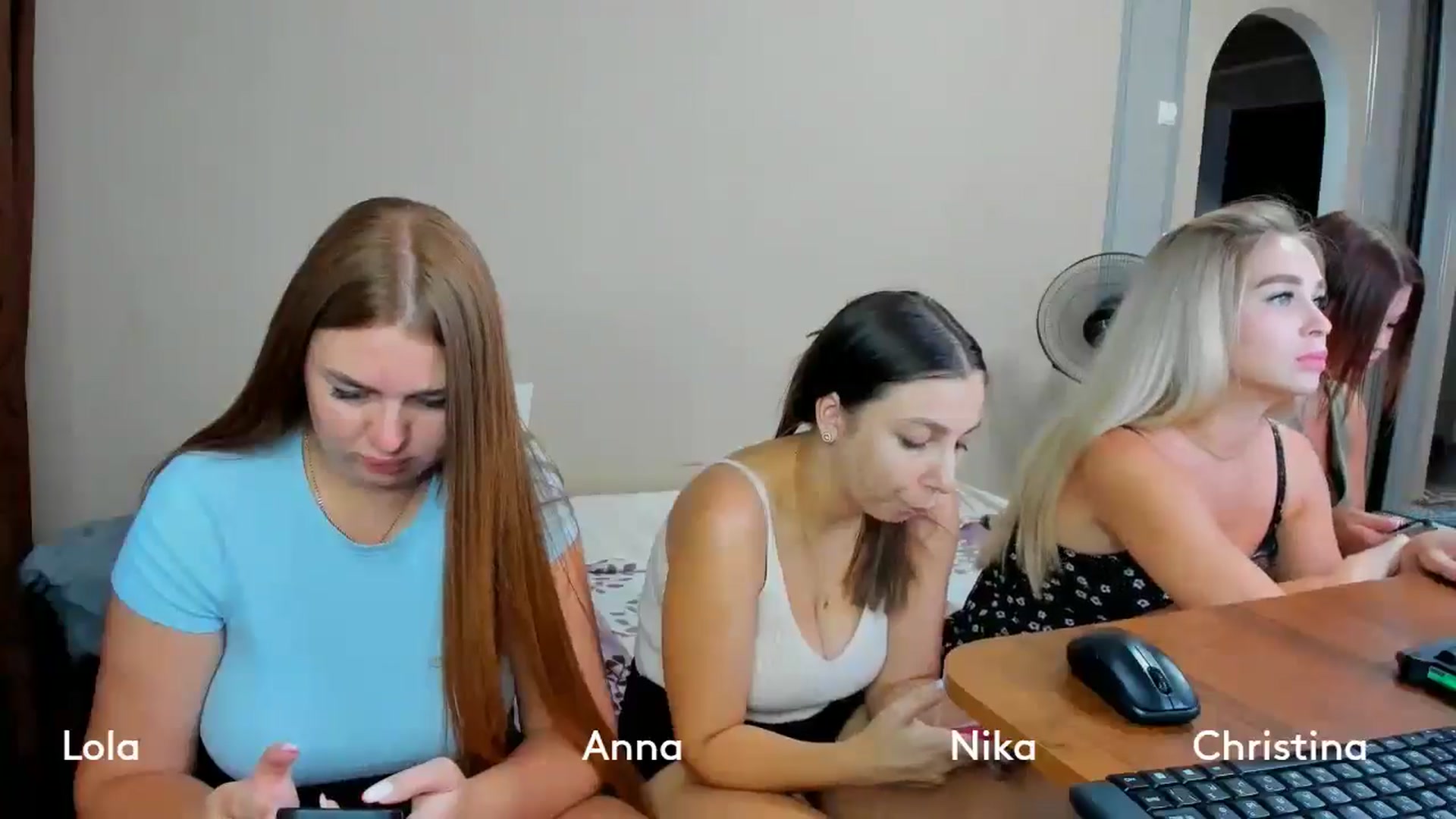 Gallery image thumbnail from IFlowersGirl's myfreecams stream on, 08/15/2024, 09:15 image 4 of 20