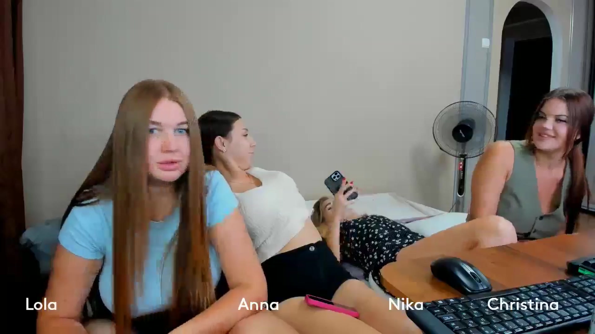 Gallery image thumbnail from IFlowersGirl's myfreecams stream on, 08/15/2024, 10:03 image 8 of 20