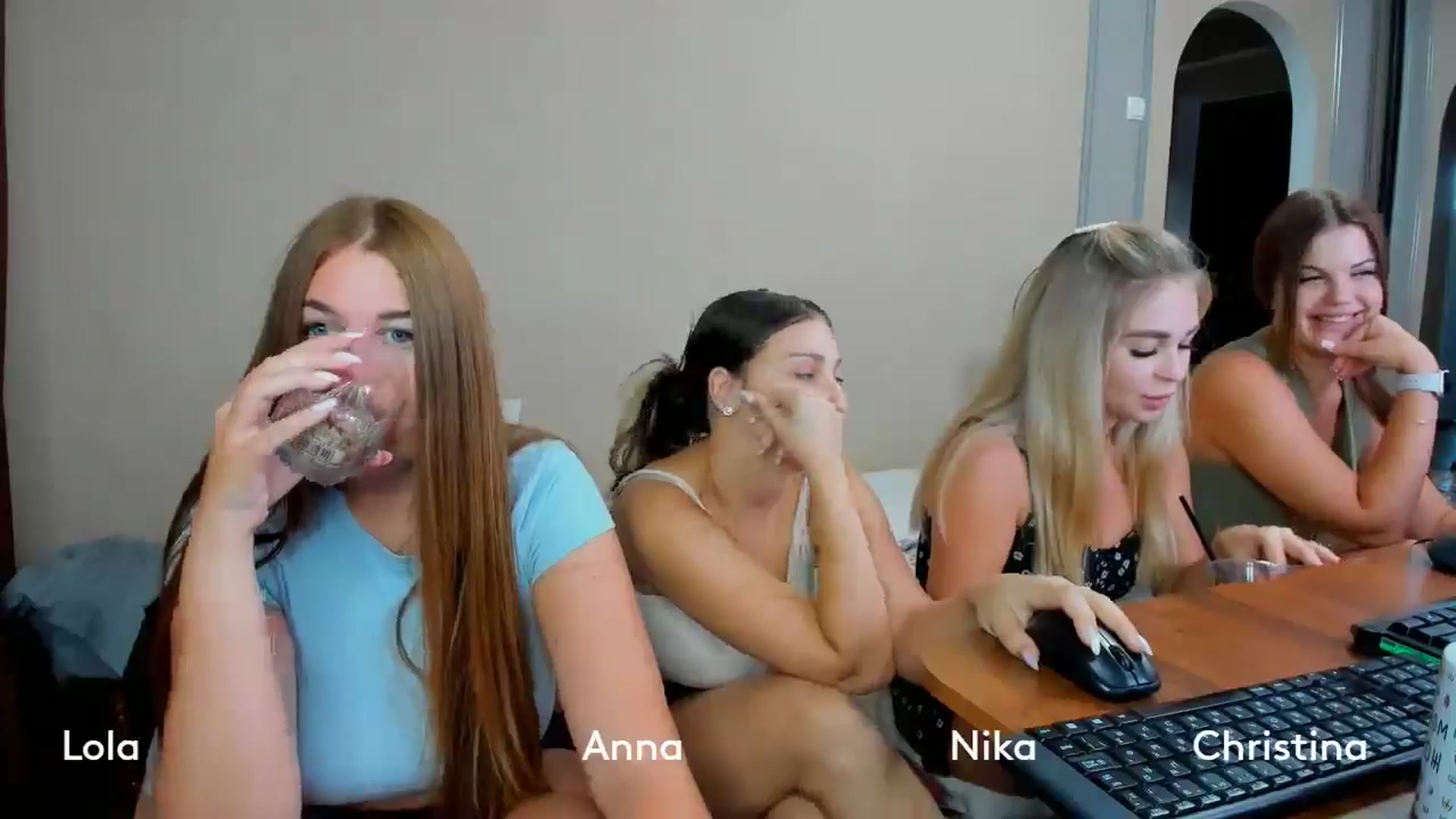 Gallery image thumbnail from IFlowersGirl's myfreecams stream on, 08/15/2024, 10:03 image 4 of 20
