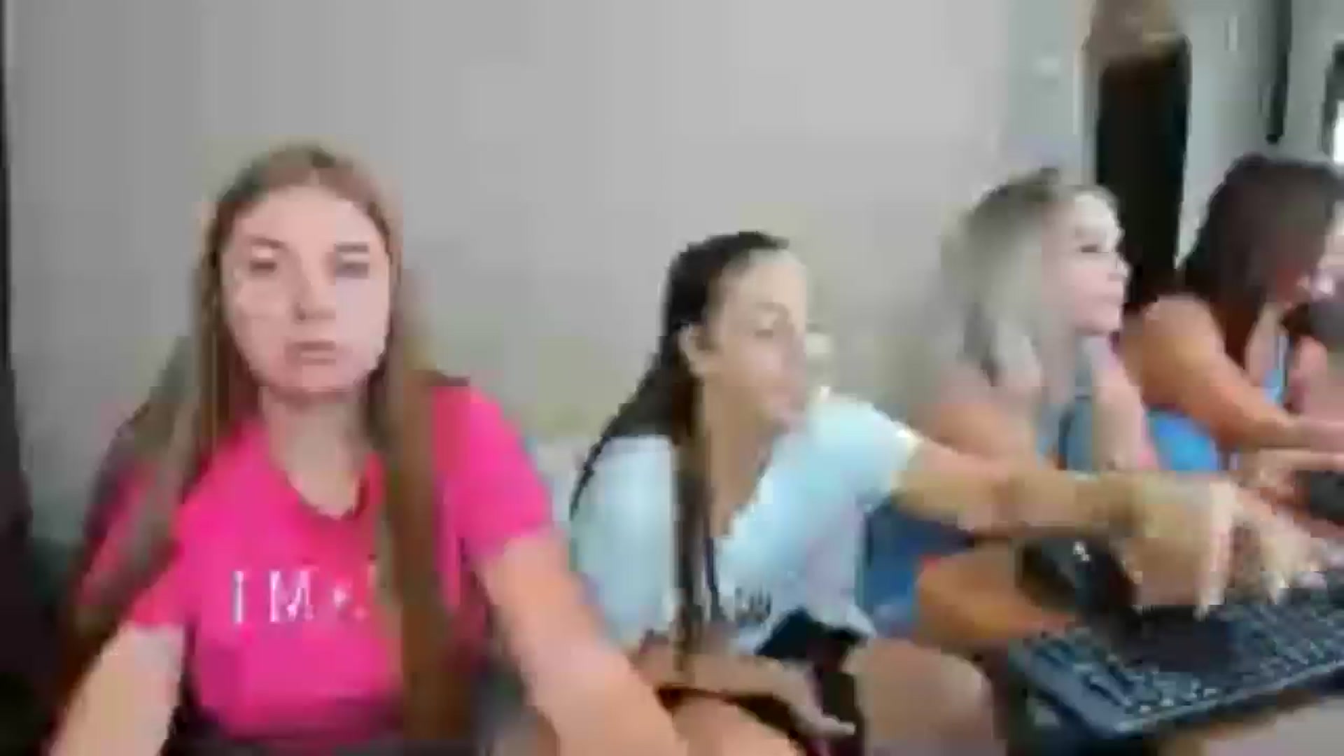 Gallery image thumbnail from IFlowersGirl's myfreecams stream on, 08/16/2024, 10:41 image 4 of 20