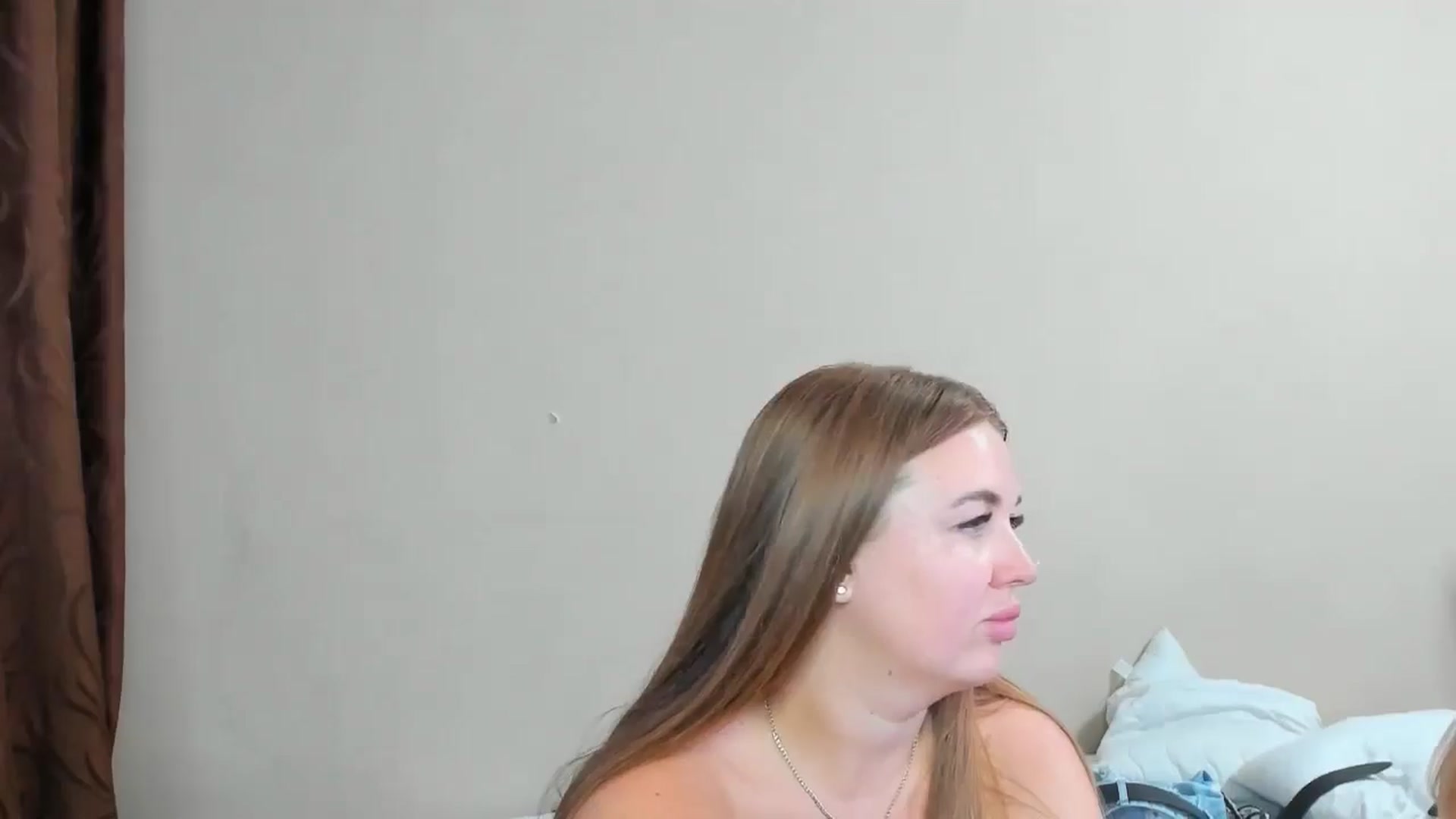 Gallery image thumbnail from IFlowersGirl's myfreecams stream on, 08/17/2024, 09:02 image 17 of 20