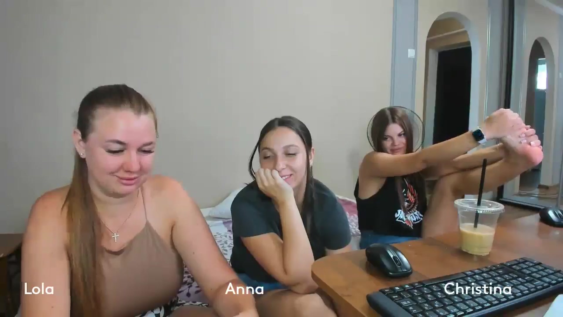Gallery image thumbnail from IFlowersGirl's myfreecams stream on, 08/18/2024, 10:09 image 8 of 20