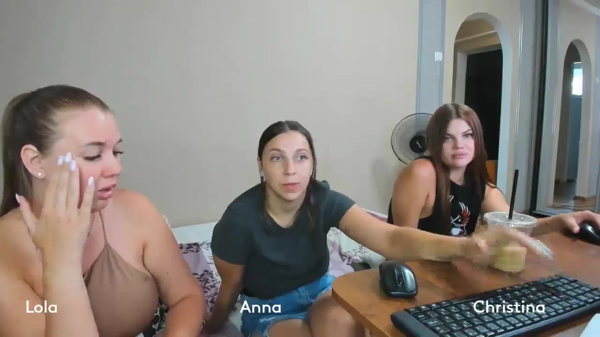 Gallery image thumbnail from IFlowersGirl's myfreecams stream on, 08/18/2024, 10:09 image 10 of 20