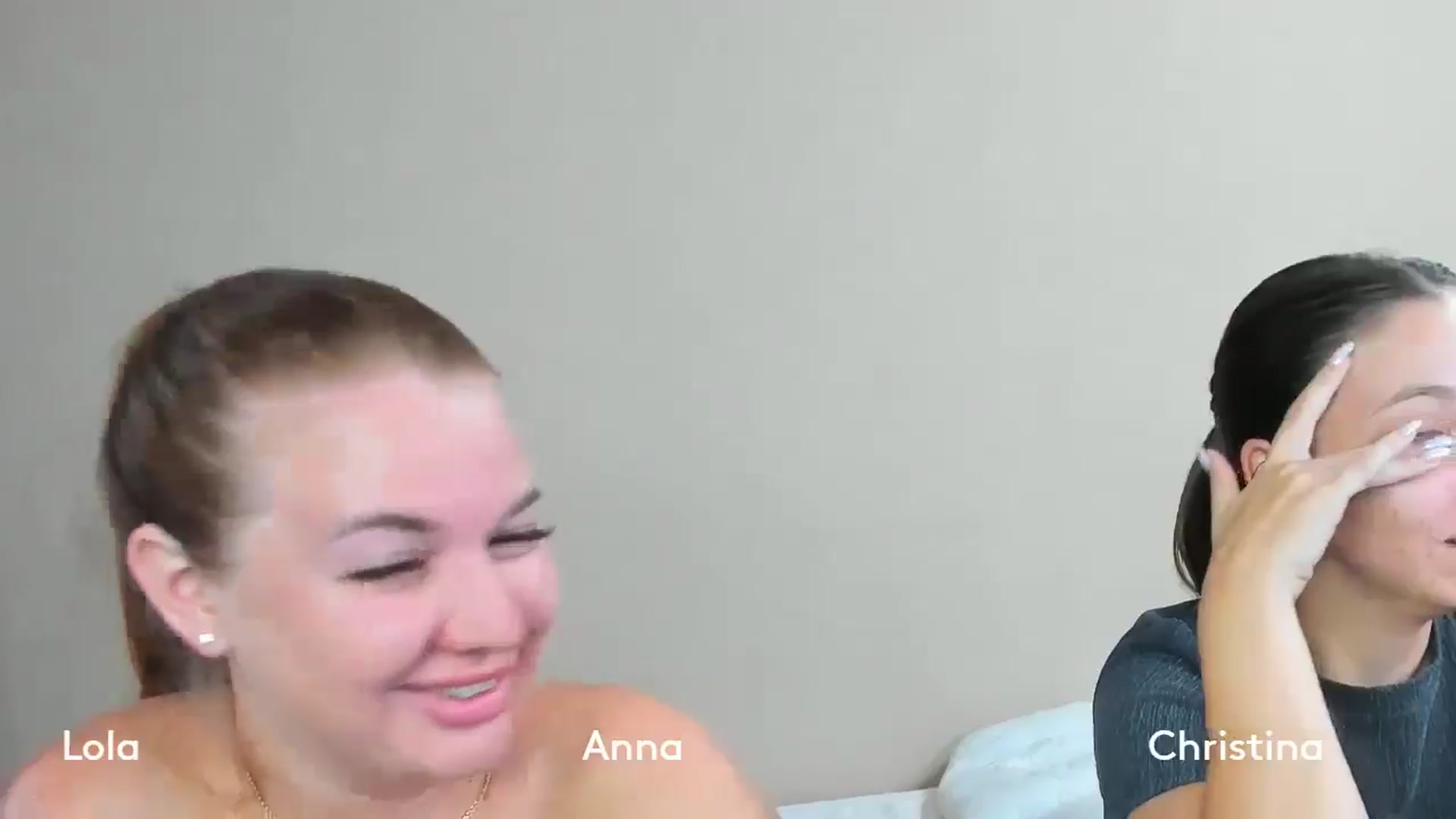 Gallery image thumbnail from IFlowersGirl's myfreecams stream on, 08/18/2024, 11:38 image 4 of 20