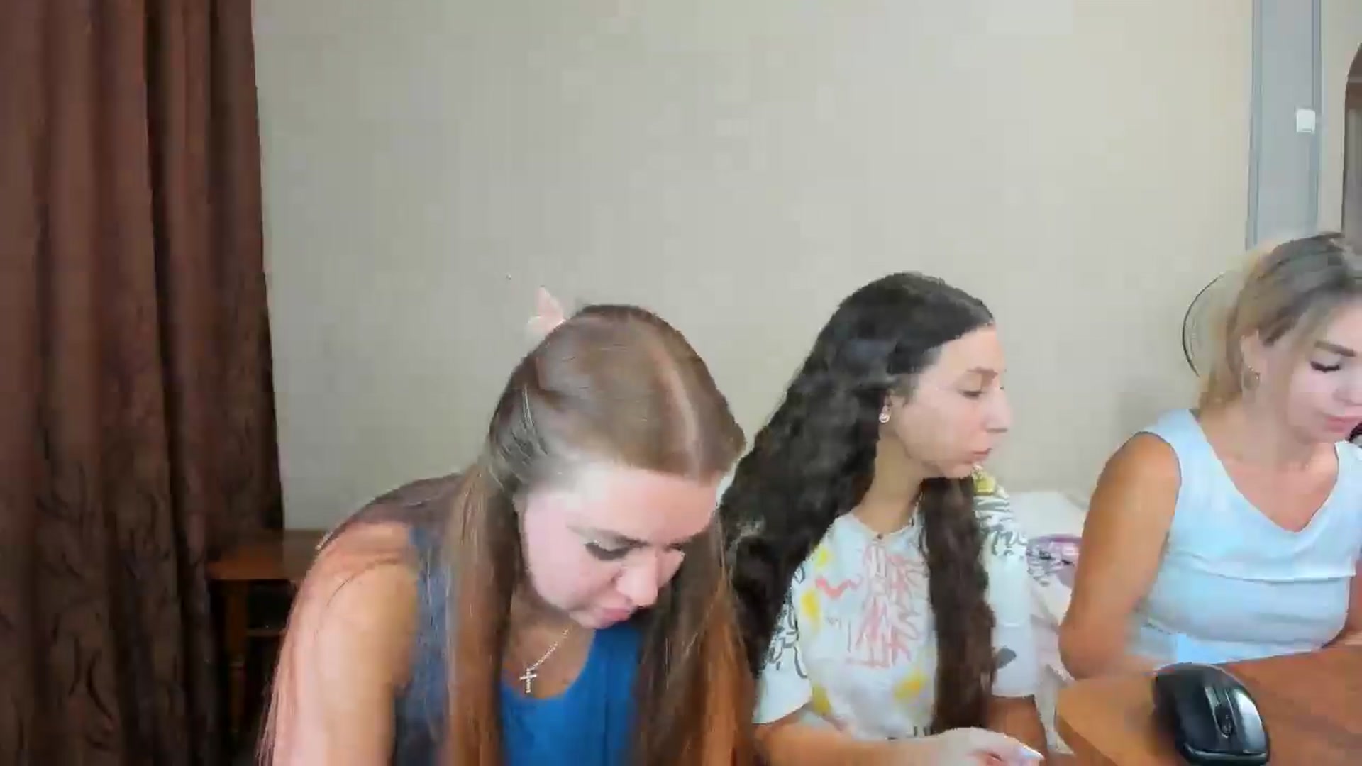 Gallery image thumbnail from IFlowersGirl's myfreecams stream on, 08/20/2024, 08:57 image 4 of 20