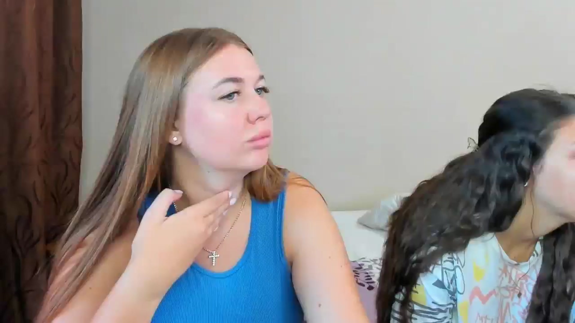 Gallery image thumbnail from IFlowersGirl's myfreecams stream on, 08/20/2024, 10:35 image 7 of 20