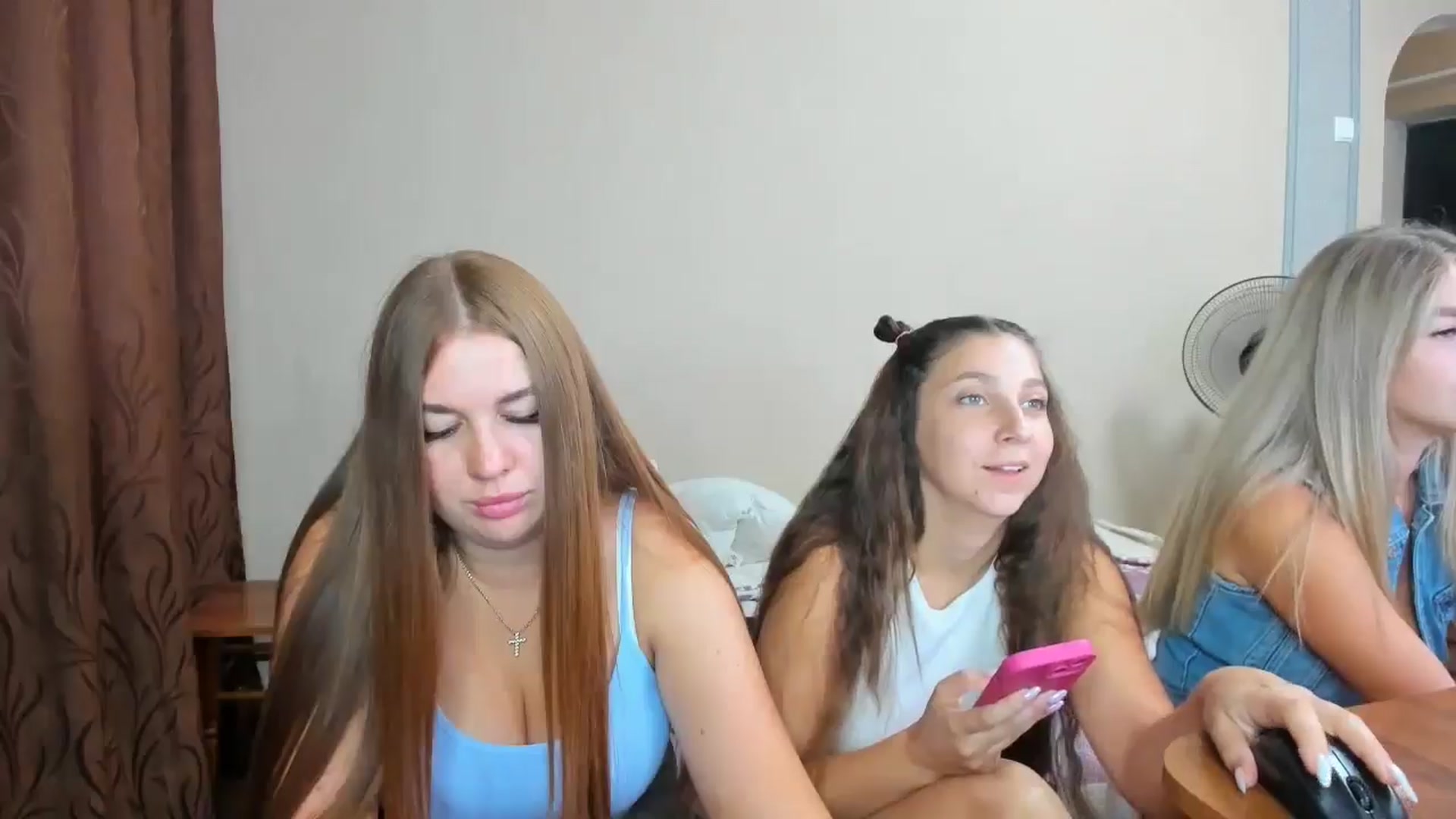 Gallery image thumbnail from IFlowersGirl's myfreecams stream on, 08/21/2024, 07:30 image 15 of 20