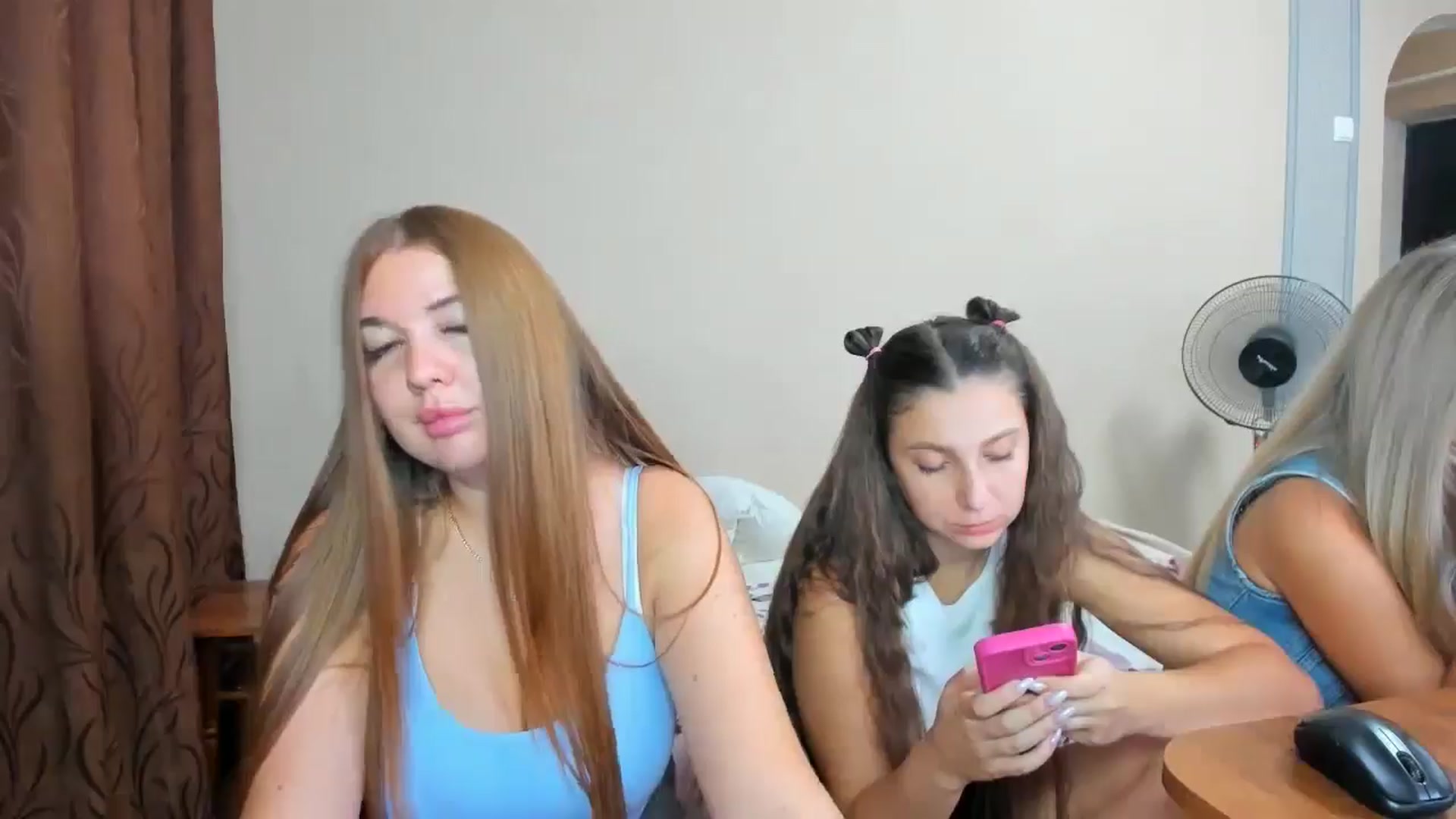 Gallery image thumbnail from IFlowersGirl's myfreecams stream on, 08/21/2024, 07:30 image 10 of 20