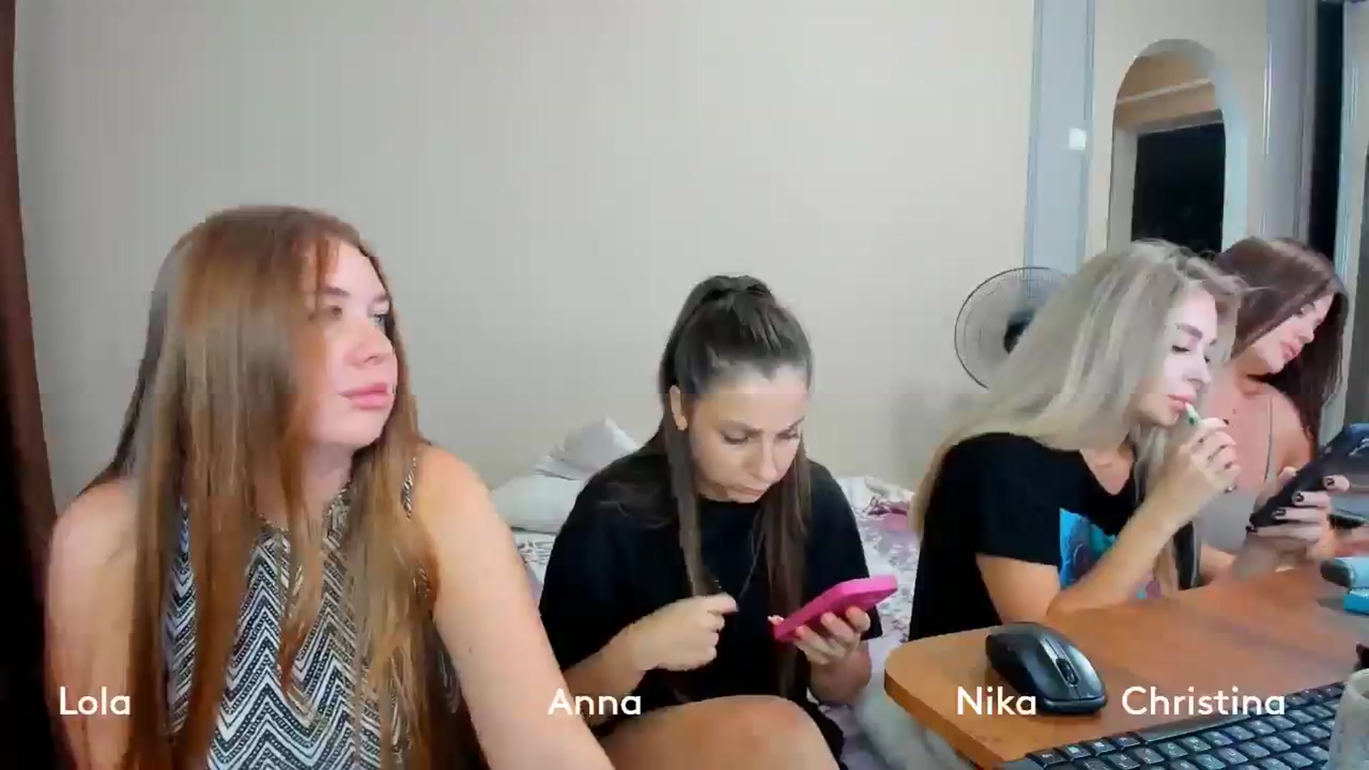 Gallery image thumbnail from IFlowersGirl's myfreecams stream on, 08/24/2024, 10:55 image 13 of 20