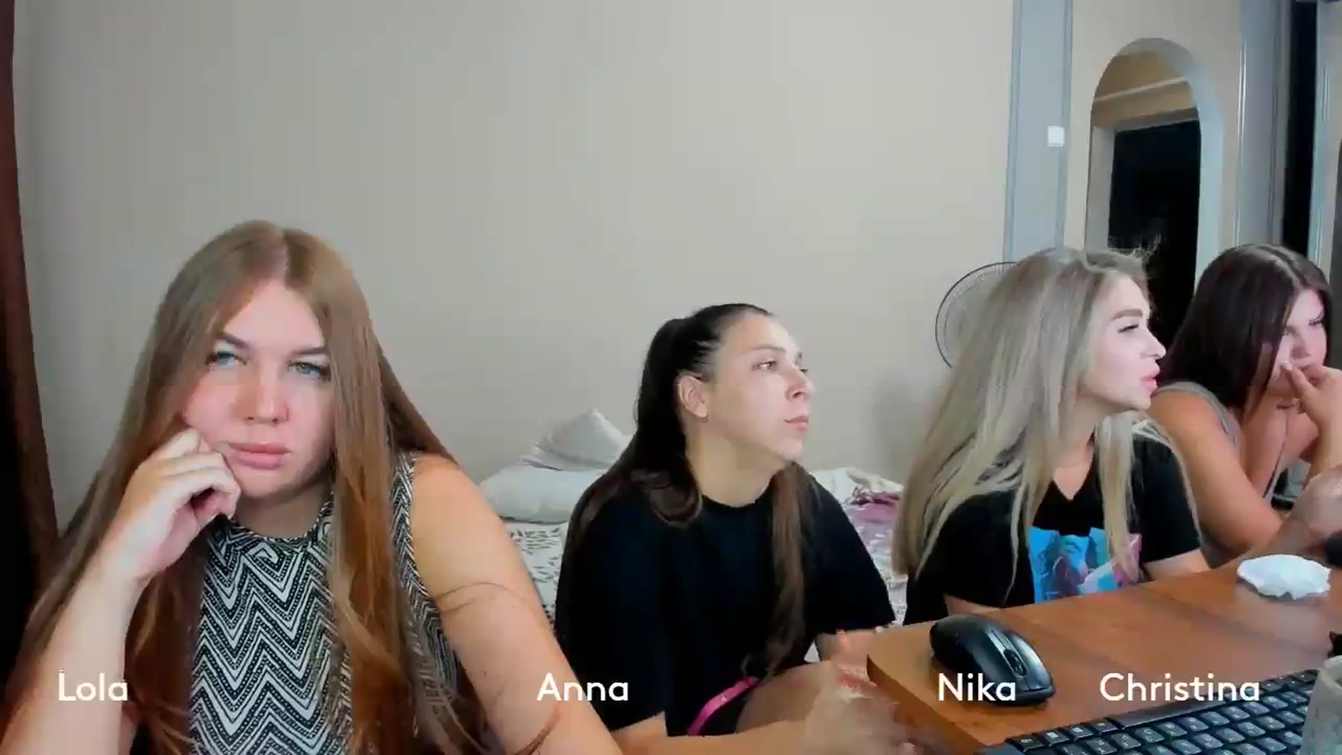 Gallery image thumbnail from IFlowersGirl's myfreecams stream on, 08/24/2024, 10:55 image 11 of 20