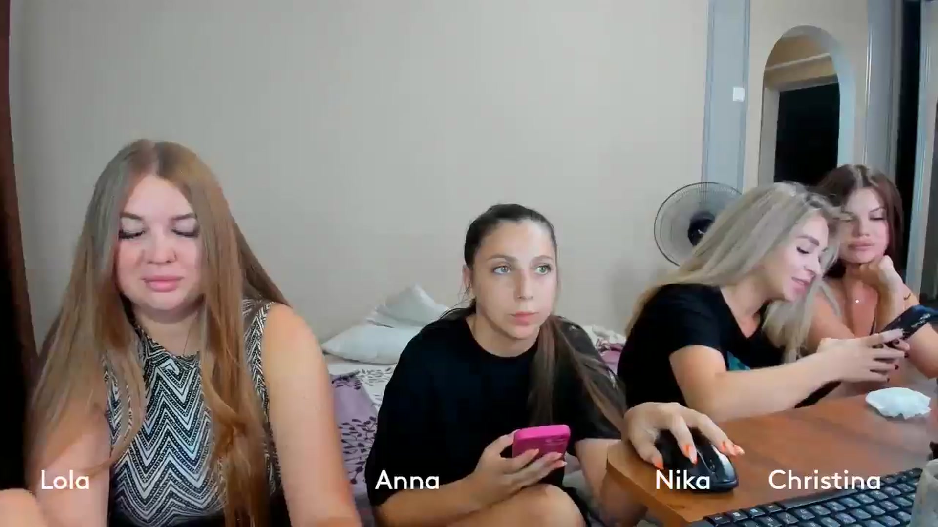 Gallery image thumbnail from IFlowersGirl's myfreecams stream on, 08/24/2024, 10:55 image 7 of 20