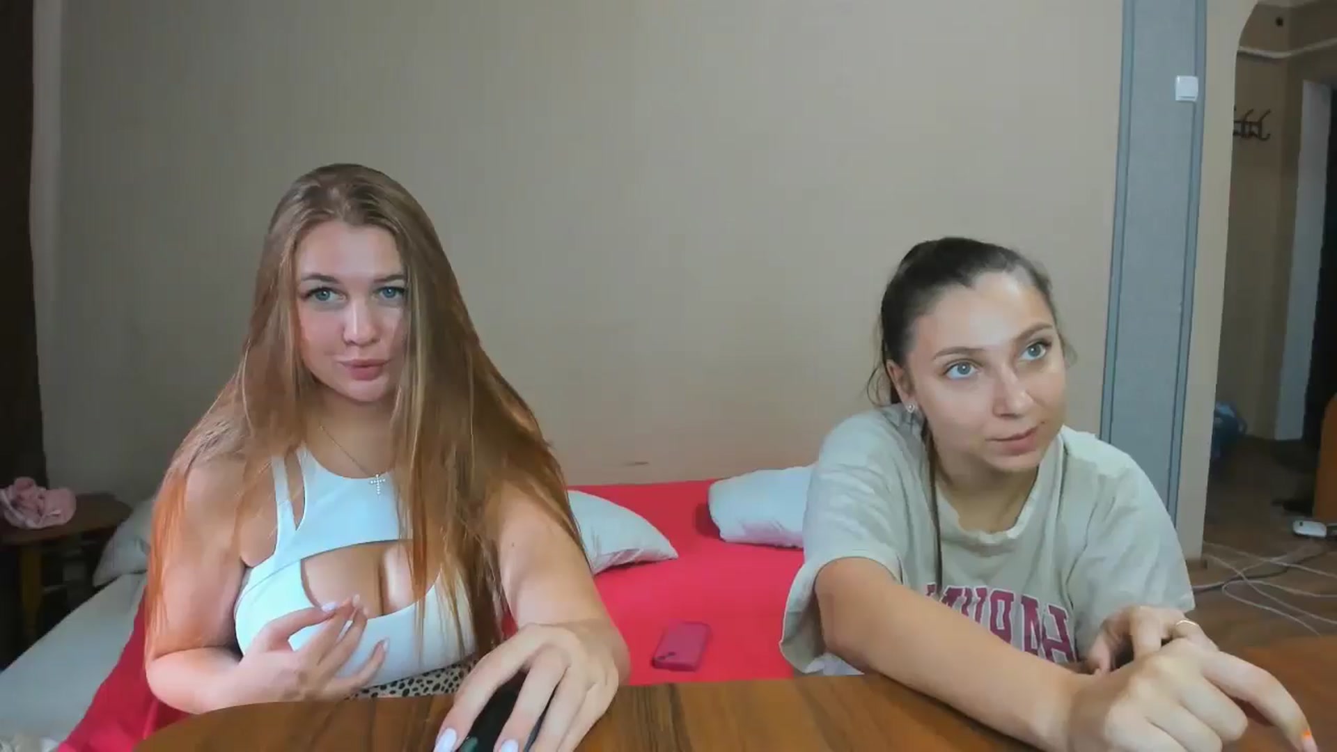 Gallery image thumbnail from IFlowersGirl's myfreecams stream on, 08/27/2024, 11:17 image 20 of 20