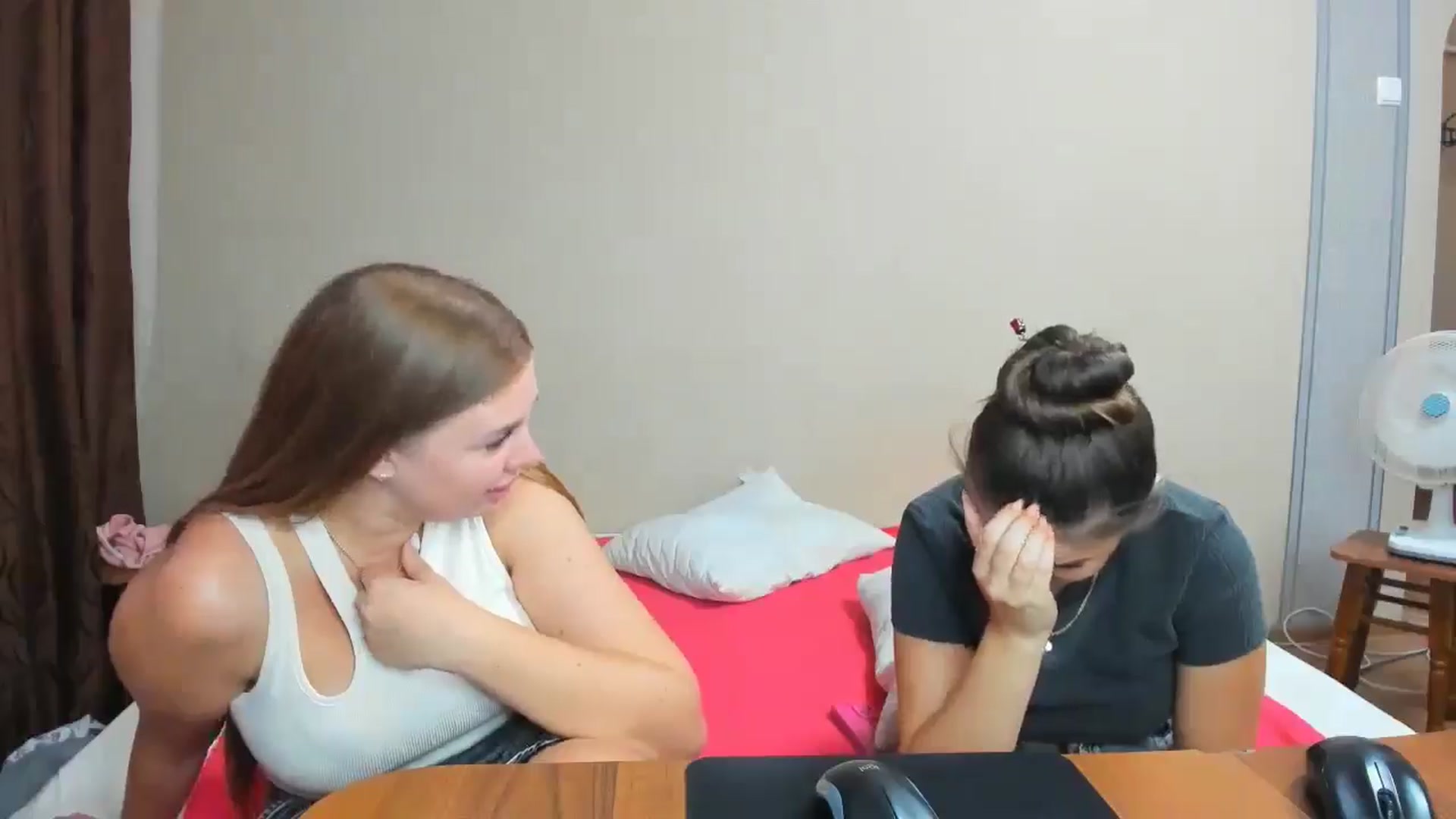 Gallery image thumbnail from IFlowersGirl's myfreecams stream on, 08/30/2024, 12:57 image 17 of 20