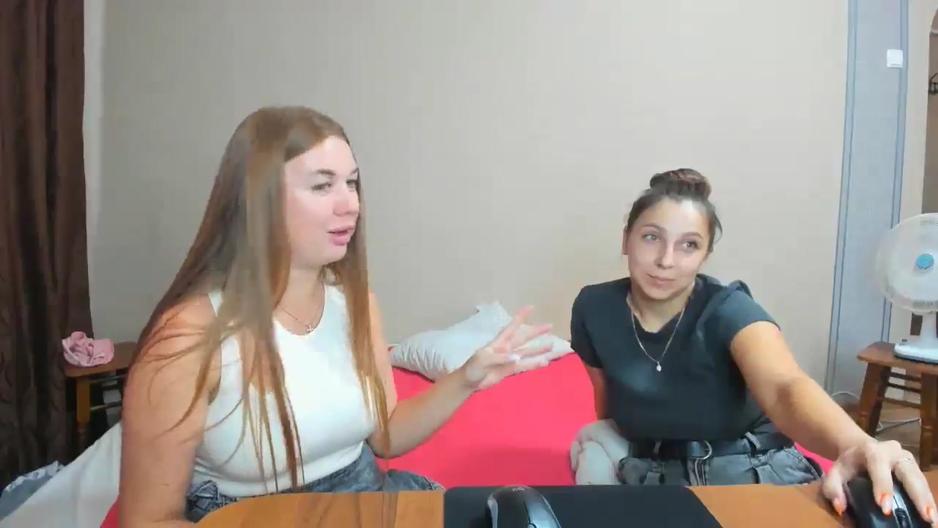 Gallery image thumbnail from IFlowersGirl's myfreecams stream on, 08/30/2024, 12:57 image 15 of 20