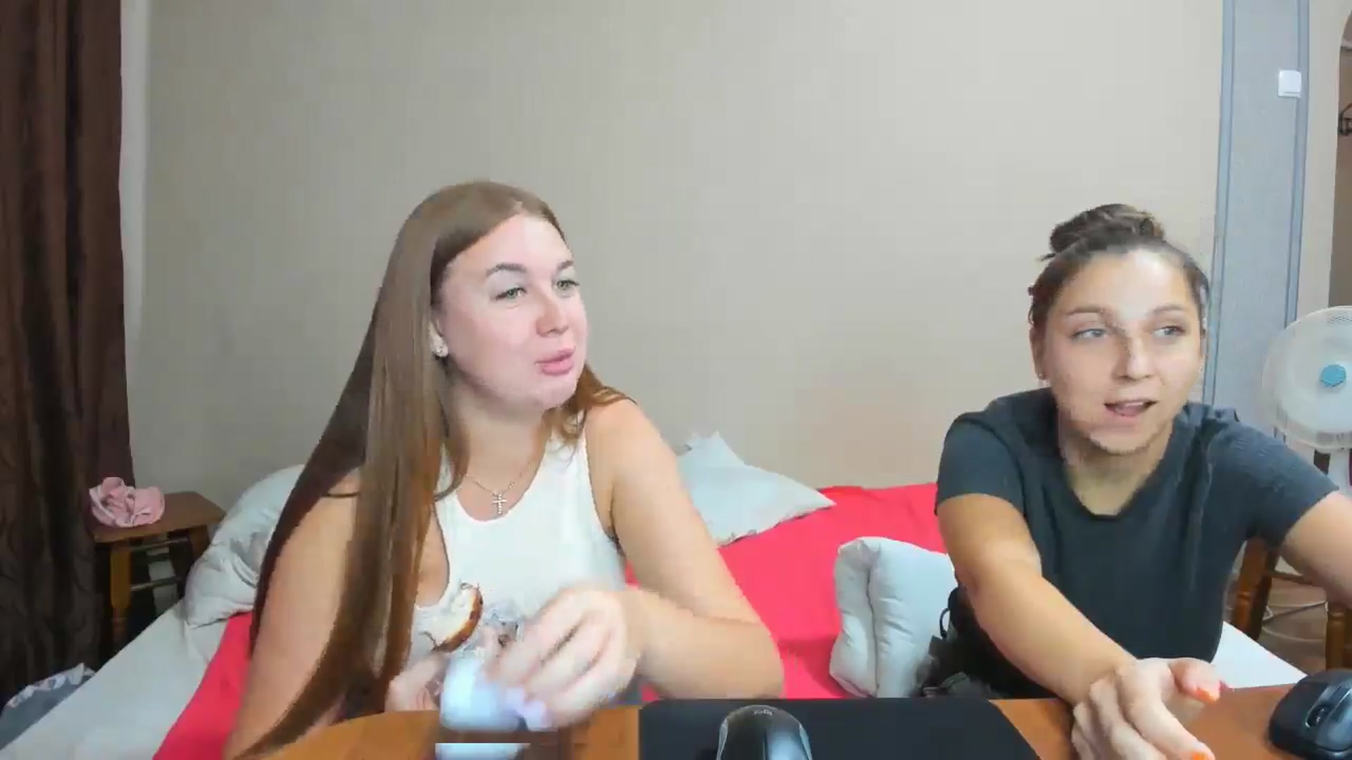 Gallery image thumbnail from IFlowersGirl's myfreecams stream on, 08/30/2024, 12:57 image 14 of 20