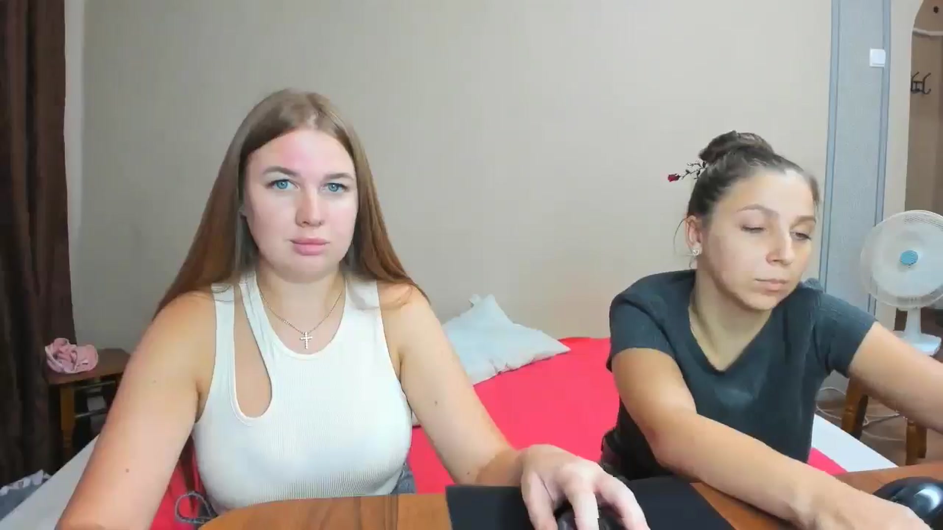 Gallery image thumbnail from IFlowersGirl's myfreecams stream on, 08/30/2024, 12:57 image 2 of 20
