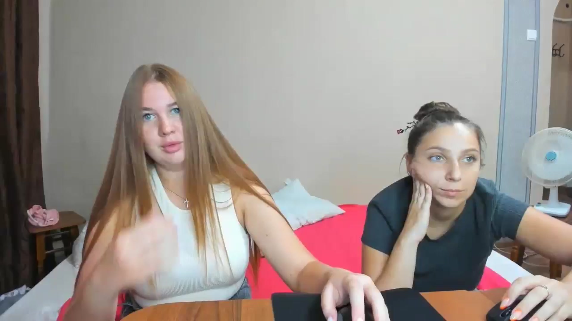 Gallery image thumbnail from IFlowersGirl's myfreecams stream on, 08/30/2024, 12:57 image 1 of 20