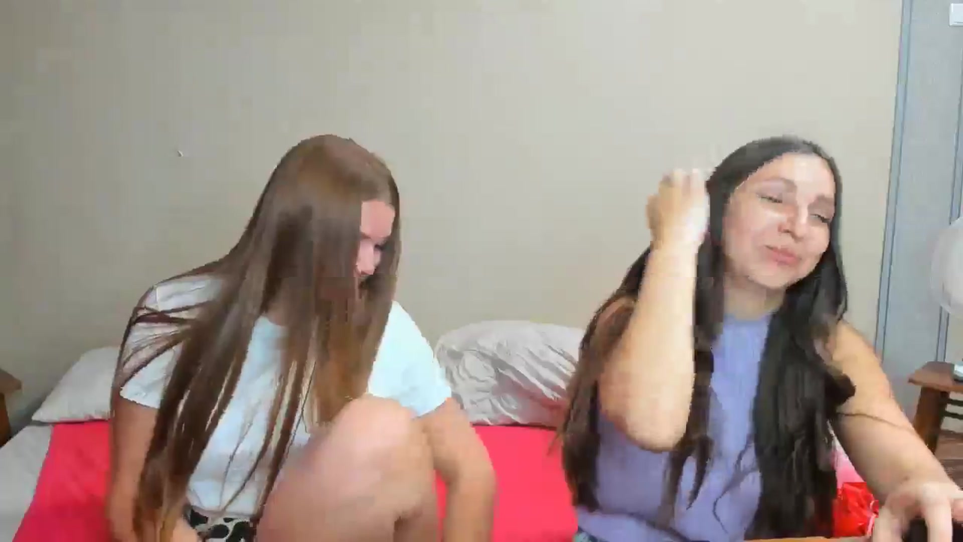 Gallery image thumbnail from IFlowersGirl's myfreecams stream on, 08/31/2024, 10:22 image 14 of 20