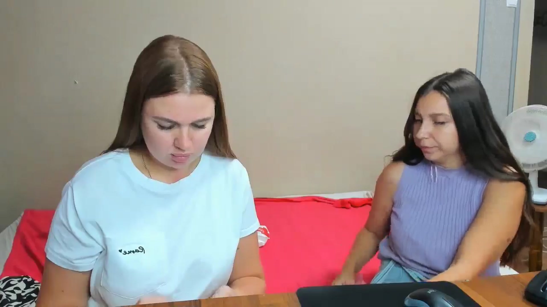 Gallery image thumbnail from IFlowersGirl's myfreecams stream on, 08/31/2024, 12:40 image 8 of 20