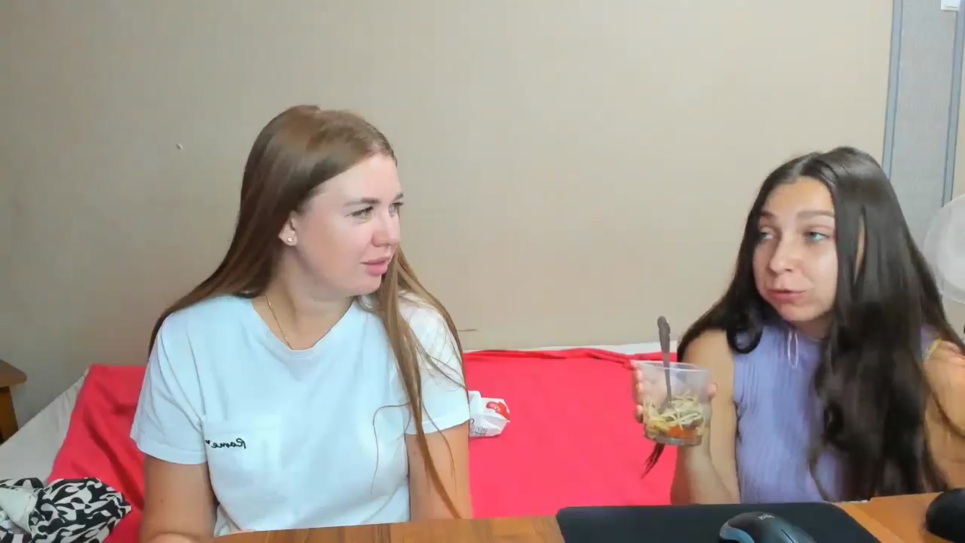 Gallery image thumbnail from IFlowersGirl's myfreecams stream on, 08/31/2024, 12:40 image 4 of 20