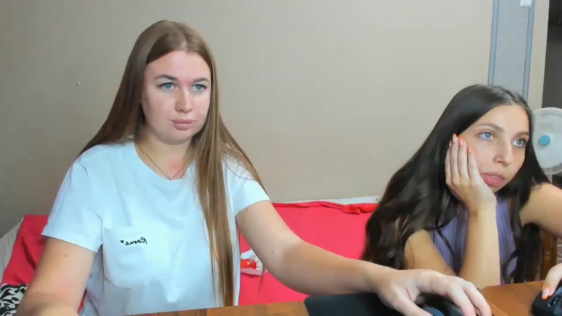 Gallery image thumbnail from IFlowersGirl's myfreecams stream on, 08/31/2024, 12:40 image 11 of 20