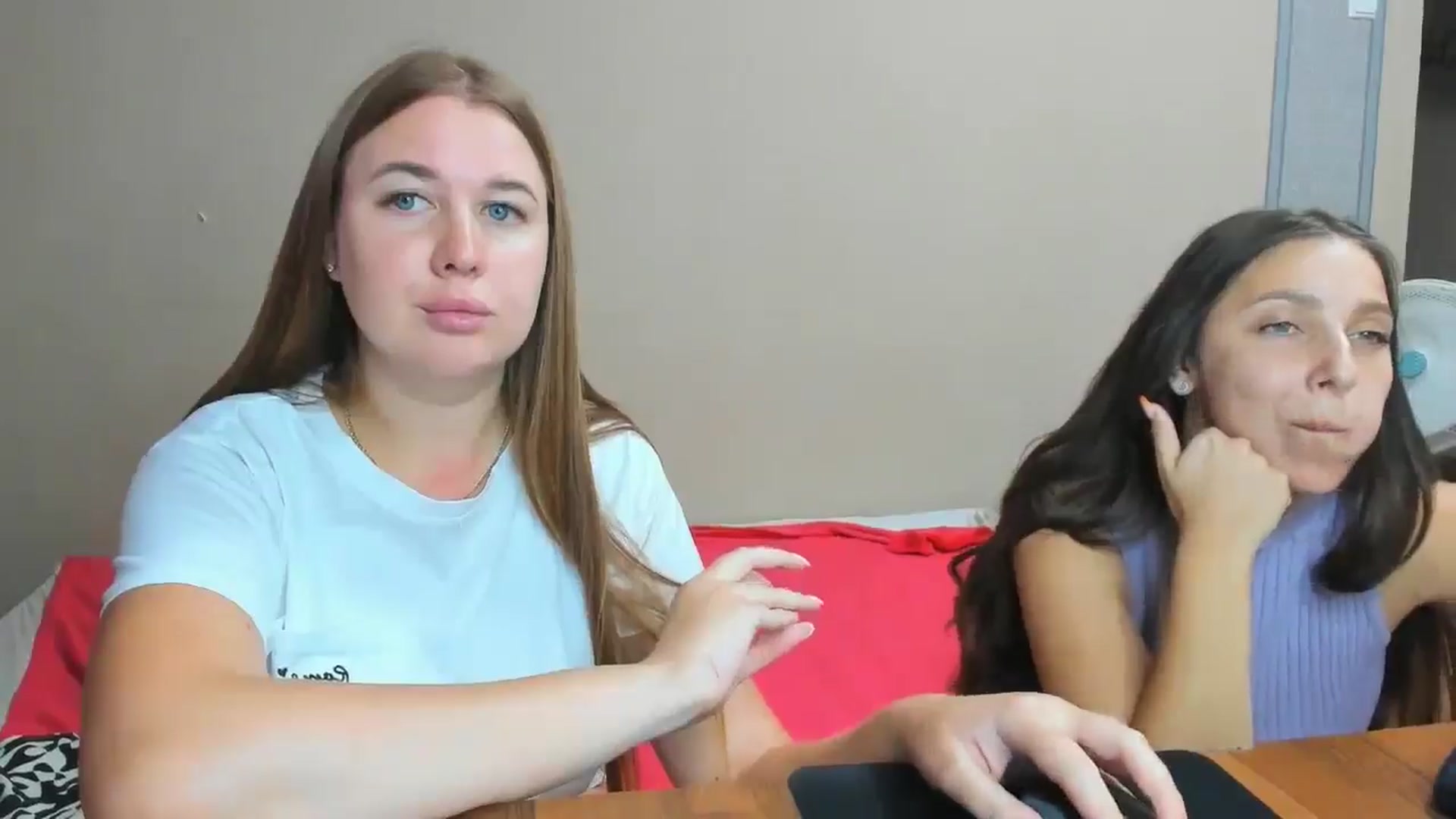 Gallery image thumbnail from IFlowersGirl's myfreecams stream on, 08/31/2024, 12:40 image 9 of 20