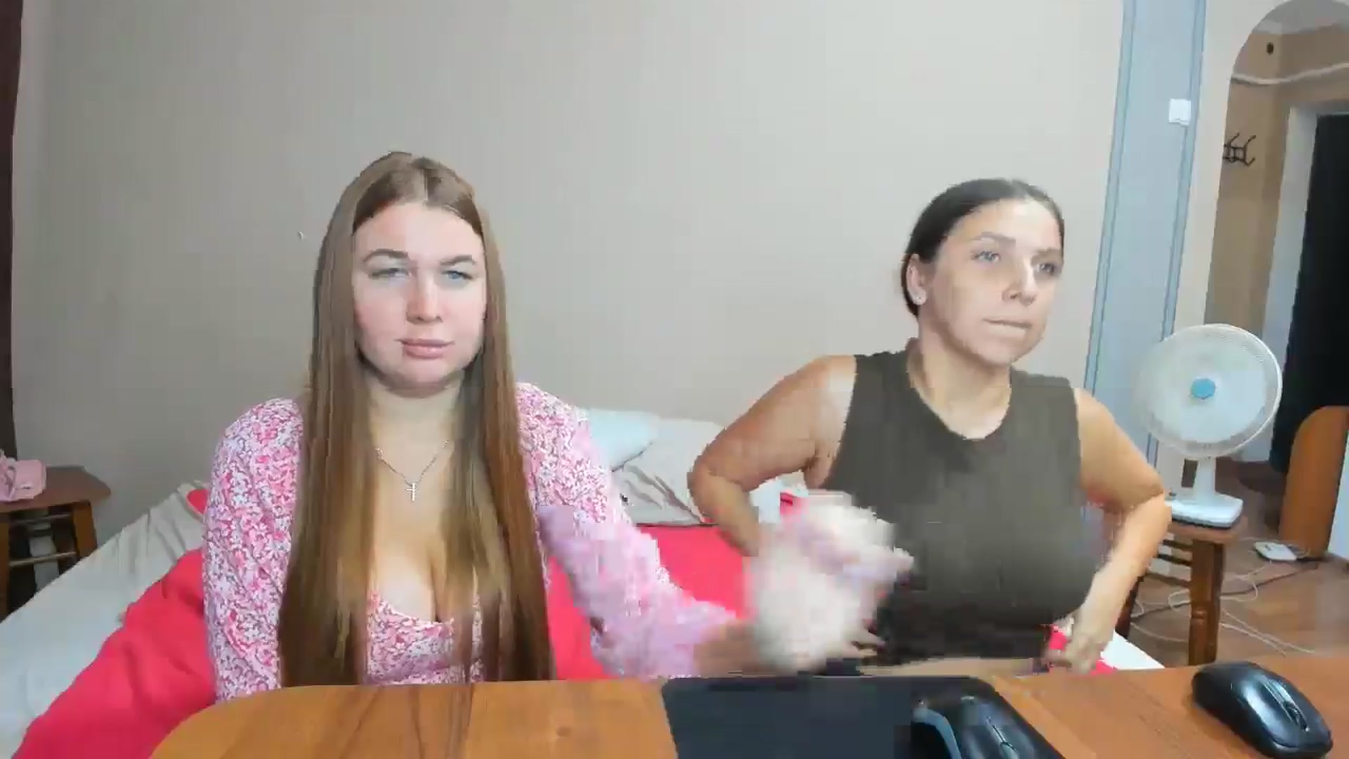 Gallery image thumbnail from IFlowersGirl's myfreecams stream on, 09/01/2024, 11:17 image 14 of 20