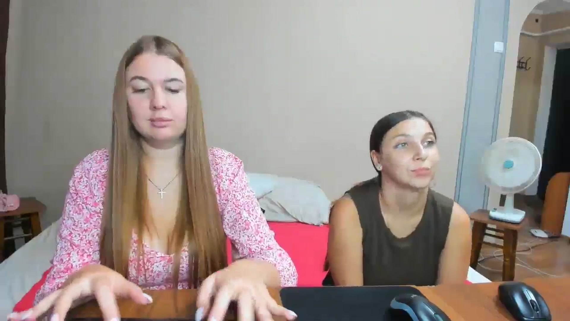 Gallery image thumbnail from IFlowersGirl's myfreecams stream on, 09/01/2024, 11:17 image 17 of 20