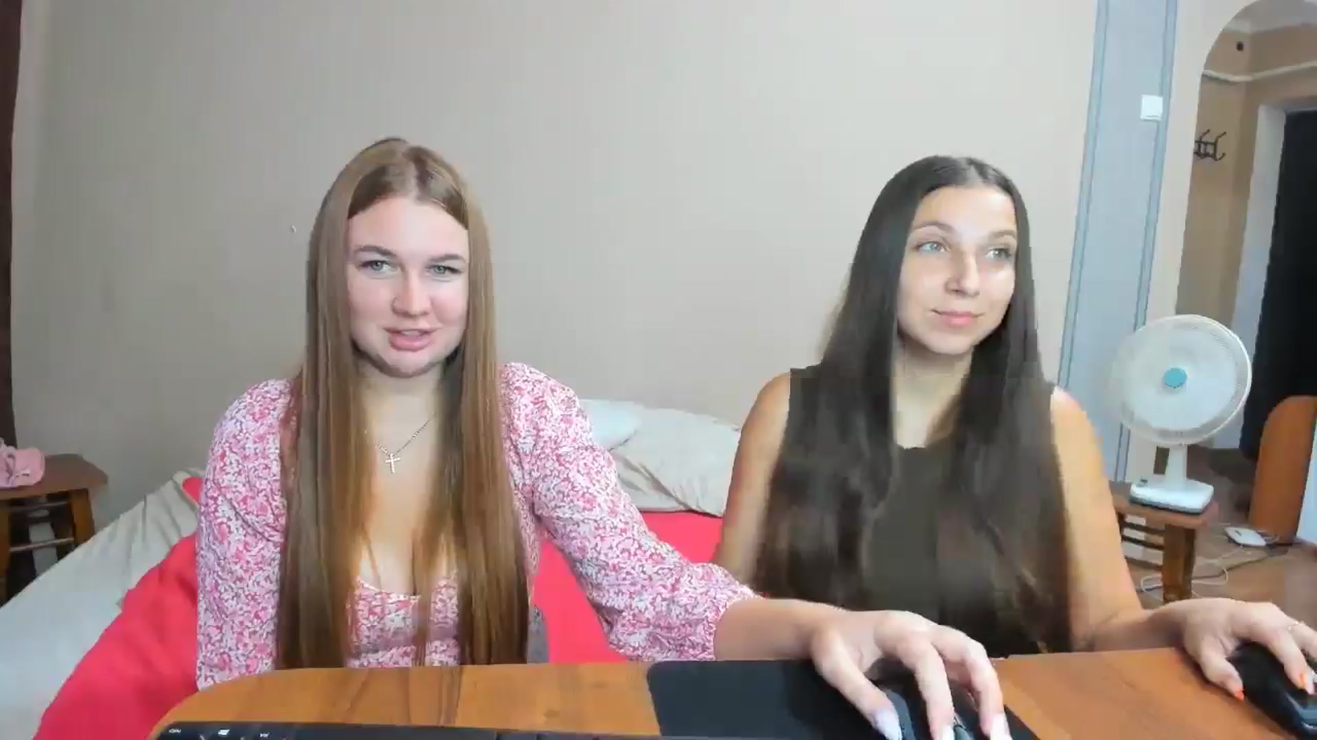 Gallery image thumbnail from IFlowersGirl's myfreecams stream on, 09/01/2024, 11:17 image 19 of 20