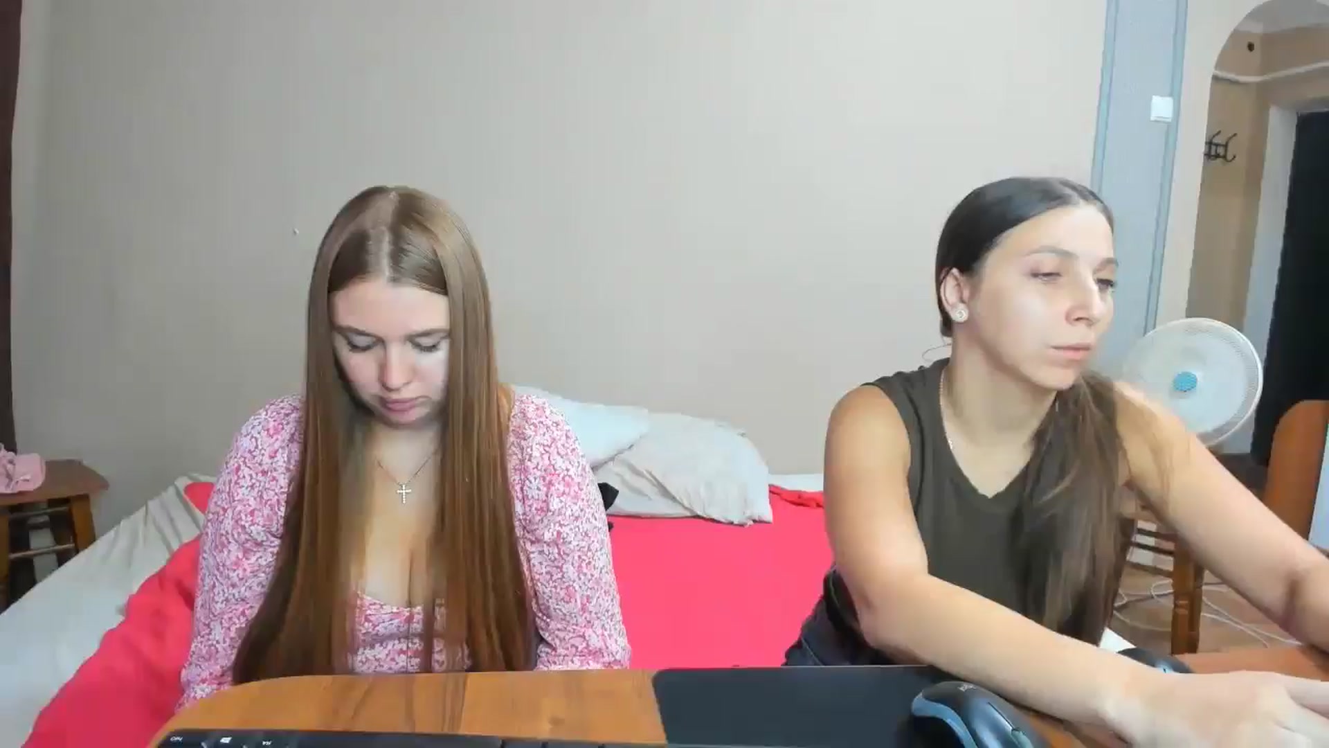 Gallery image thumbnail from IFlowersGirl's myfreecams stream on, 09/01/2024, 11:17 image 18 of 20