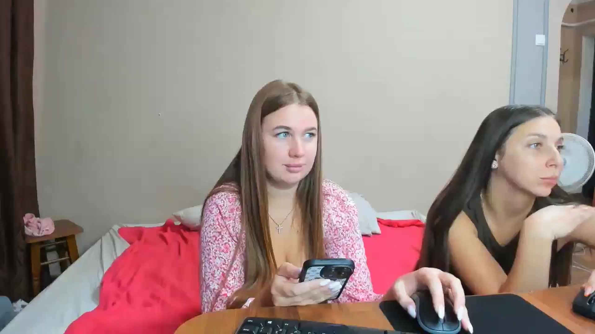 Gallery image thumbnail from IFlowersGirl's myfreecams stream on, 09/01/2024, 11:59 image 3 of 20
