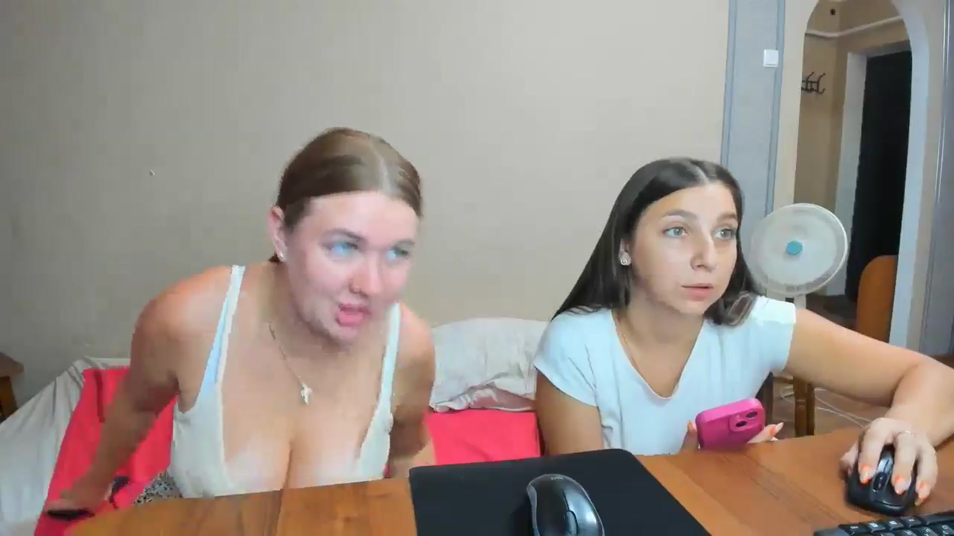 Gallery image thumbnail from IFlowersGirl's myfreecams stream on, 09/02/2024, 09:41 image 4 of 20
