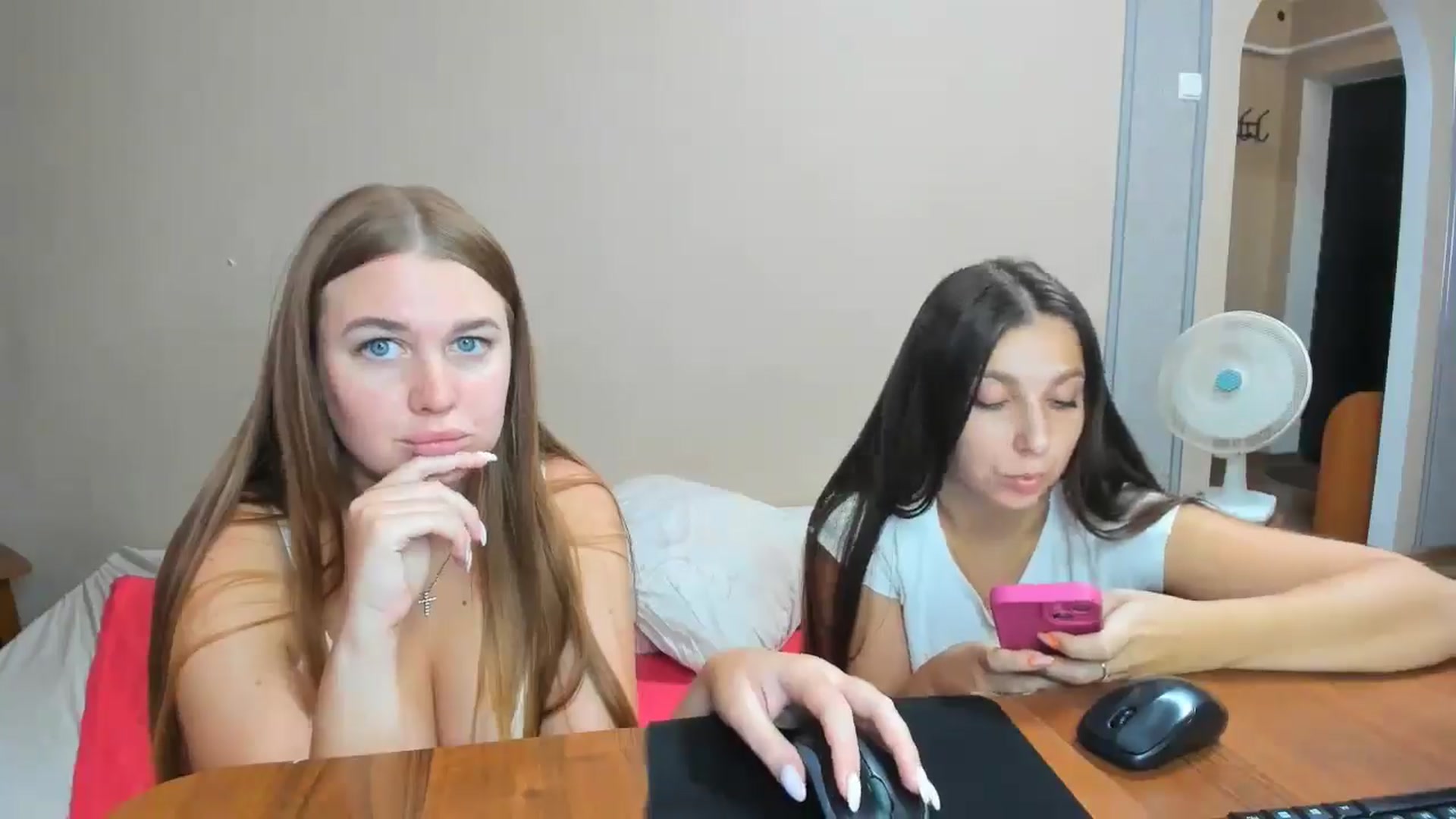 Gallery image thumbnail from IFlowersGirl's myfreecams stream on, 09/02/2024, 10:27 image 18 of 20